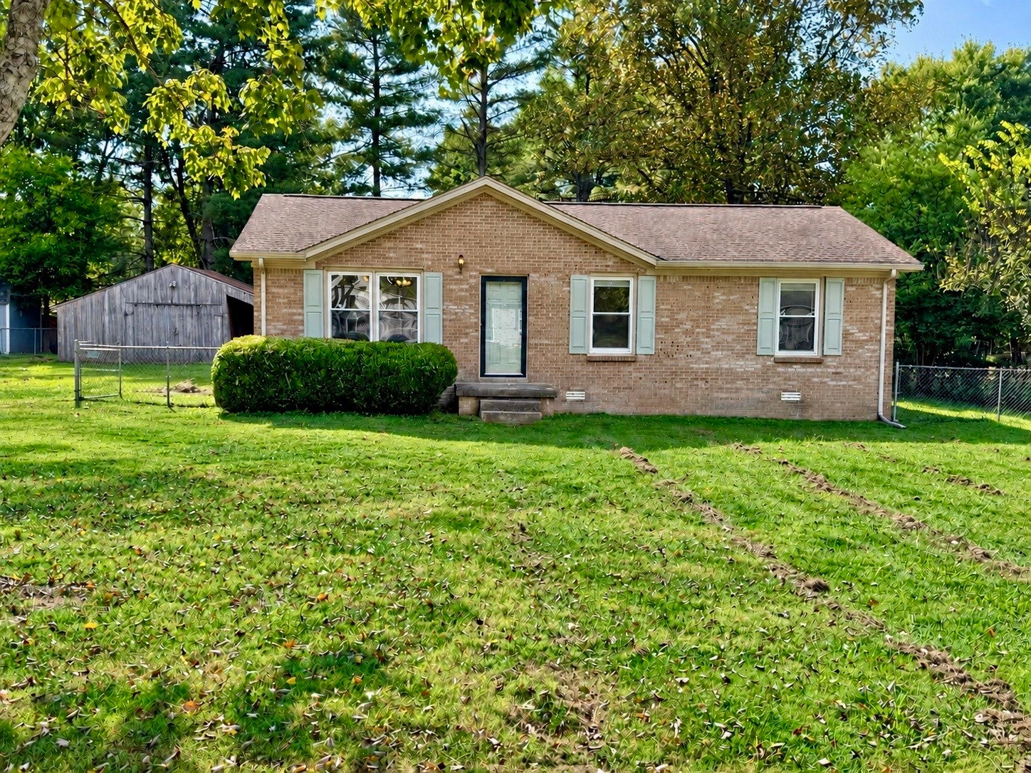 817 Belle Dr — photo