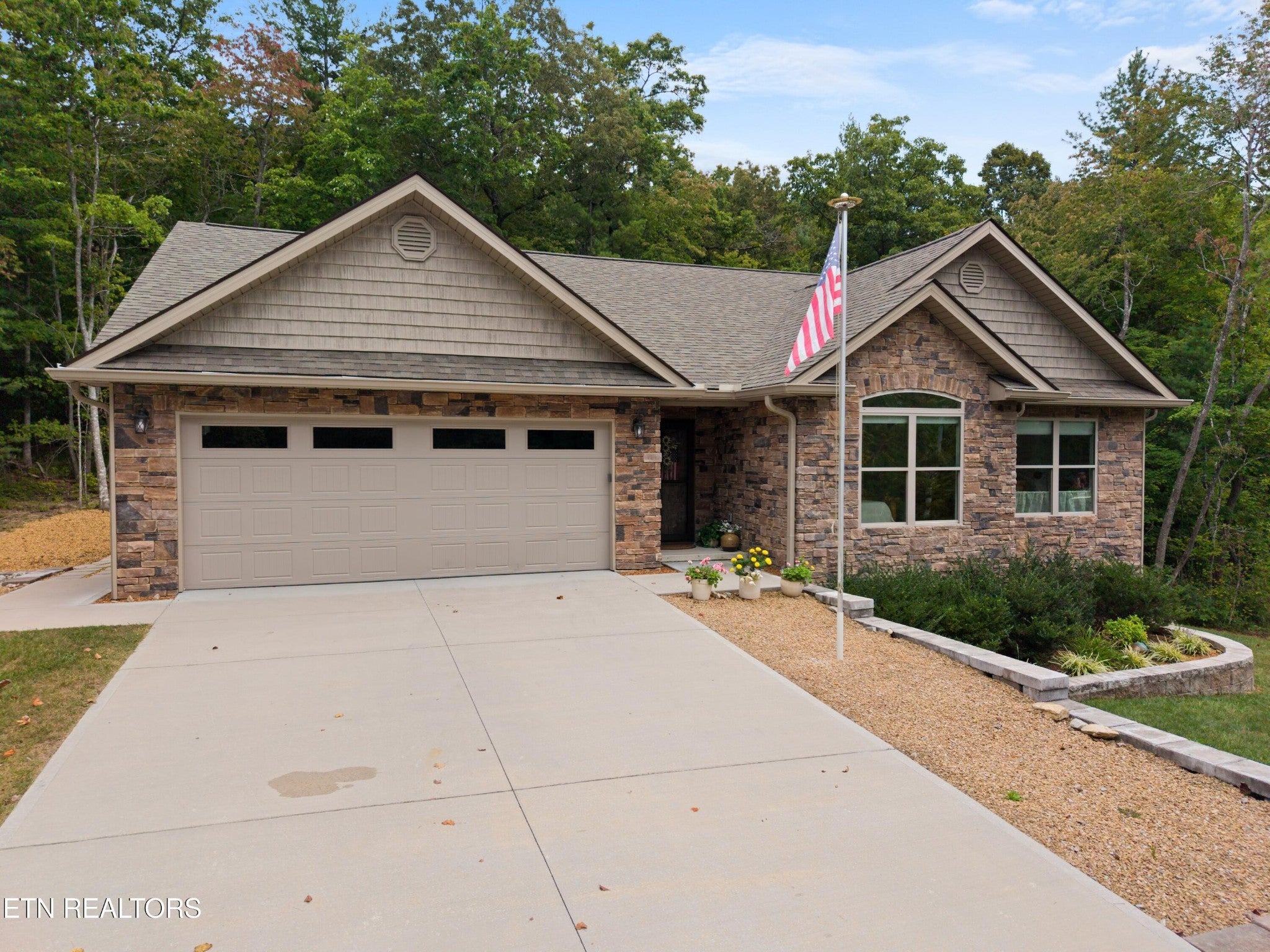 140 Laswell Lane — photo