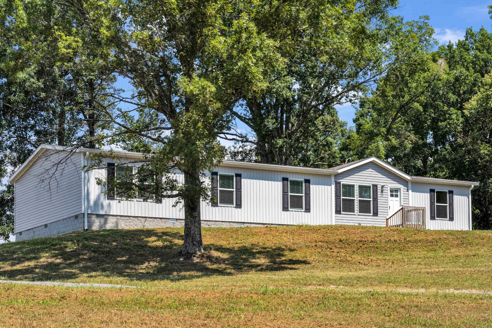 1104 Corum Hill Rd — photo
