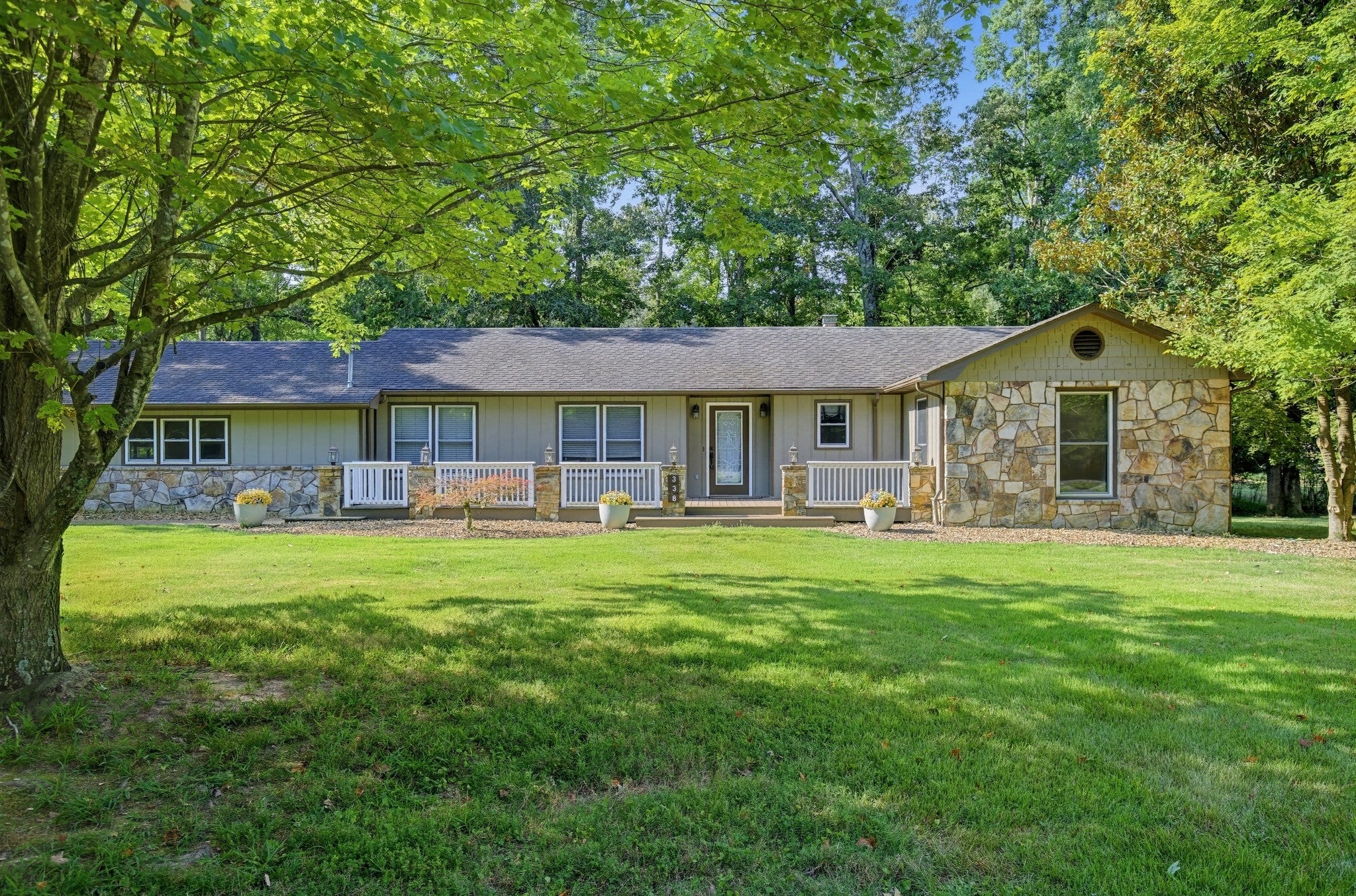 338 Royal Oak Dr — photo