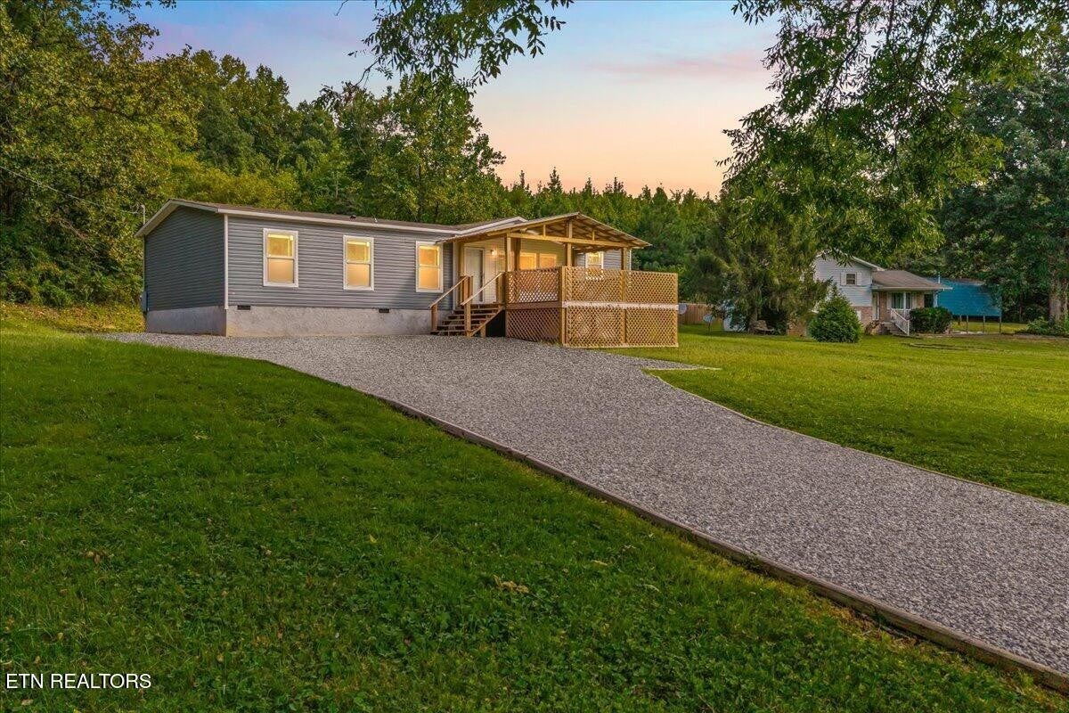 143 Greenbriar Rd — photo