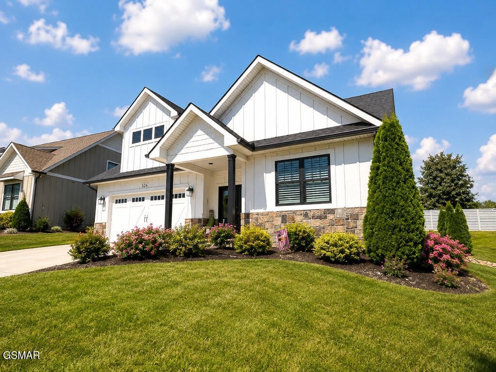 526 Simmons View Drive — photo