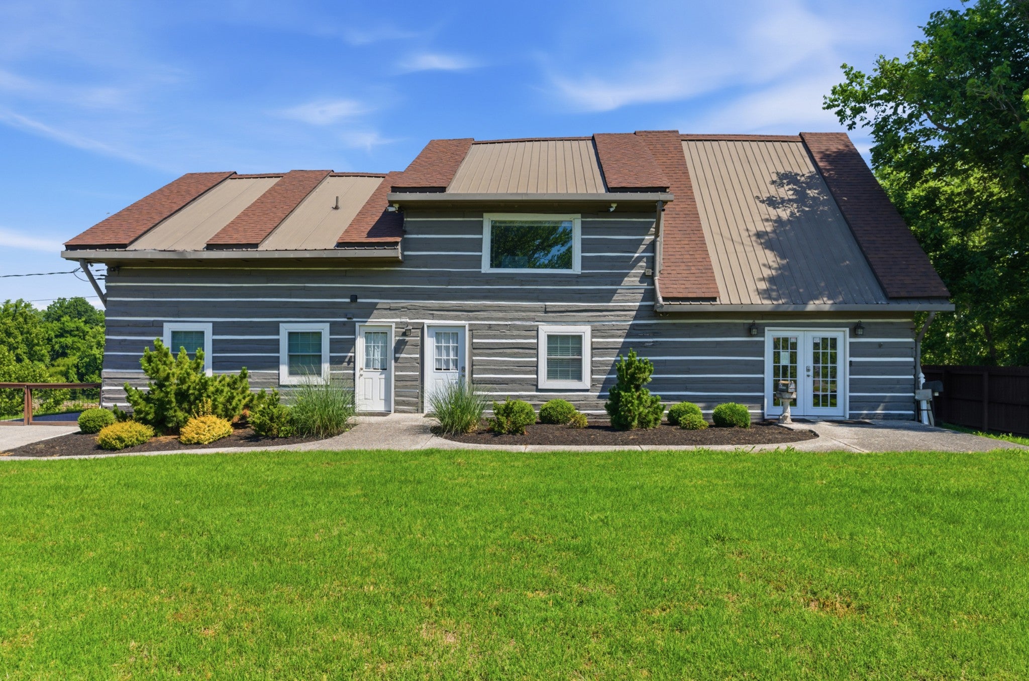 1732 River Hills Dr — photo