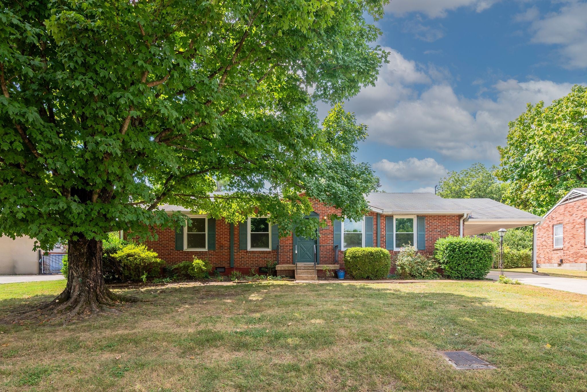 633 Elaine Dr — photo