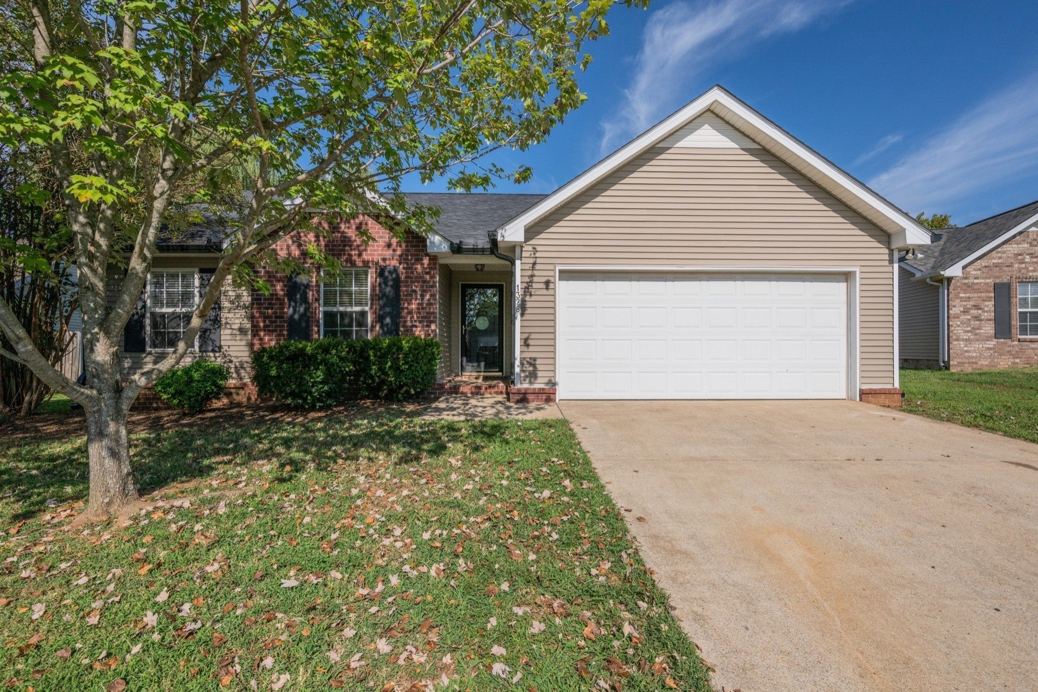 1328 Macduff Dr — photo