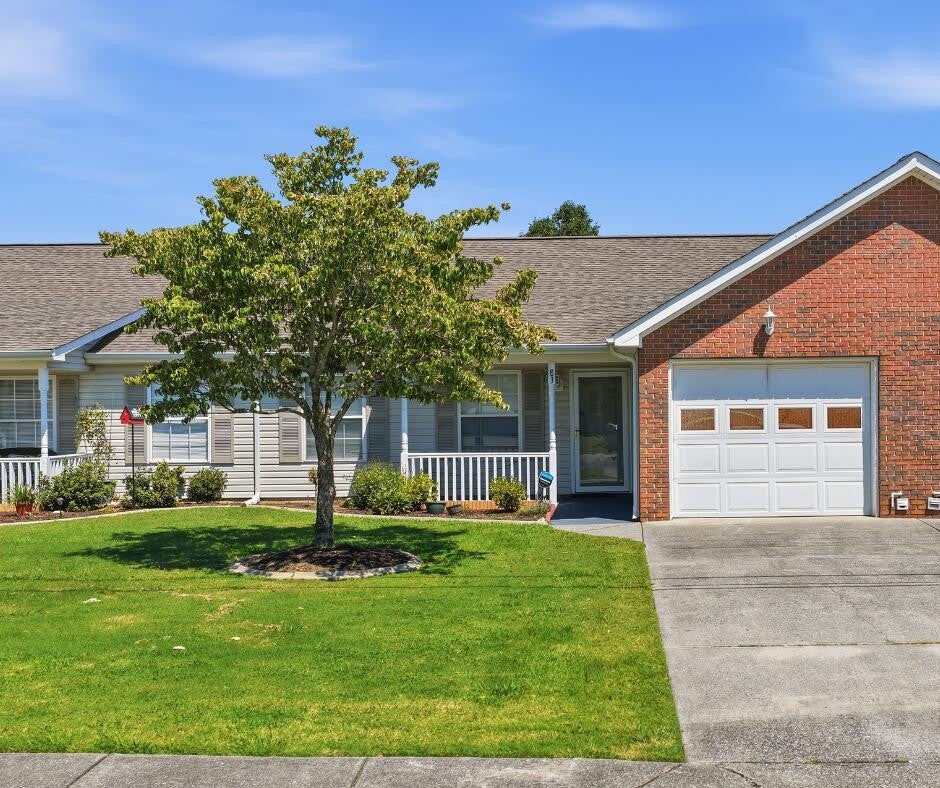 83 Flagstone Drive — photo