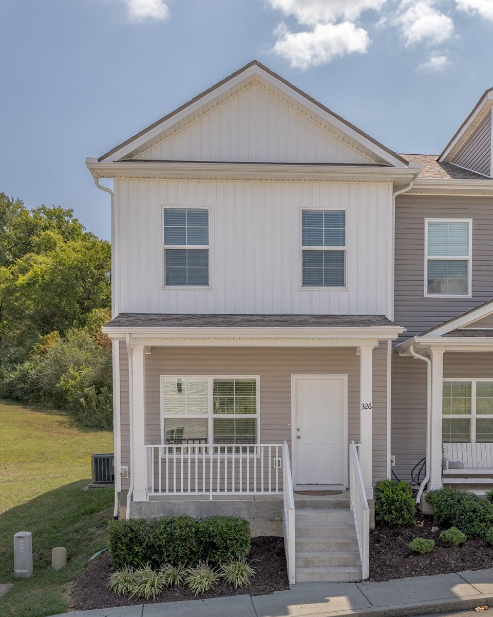 326 Kristen Ct — photo