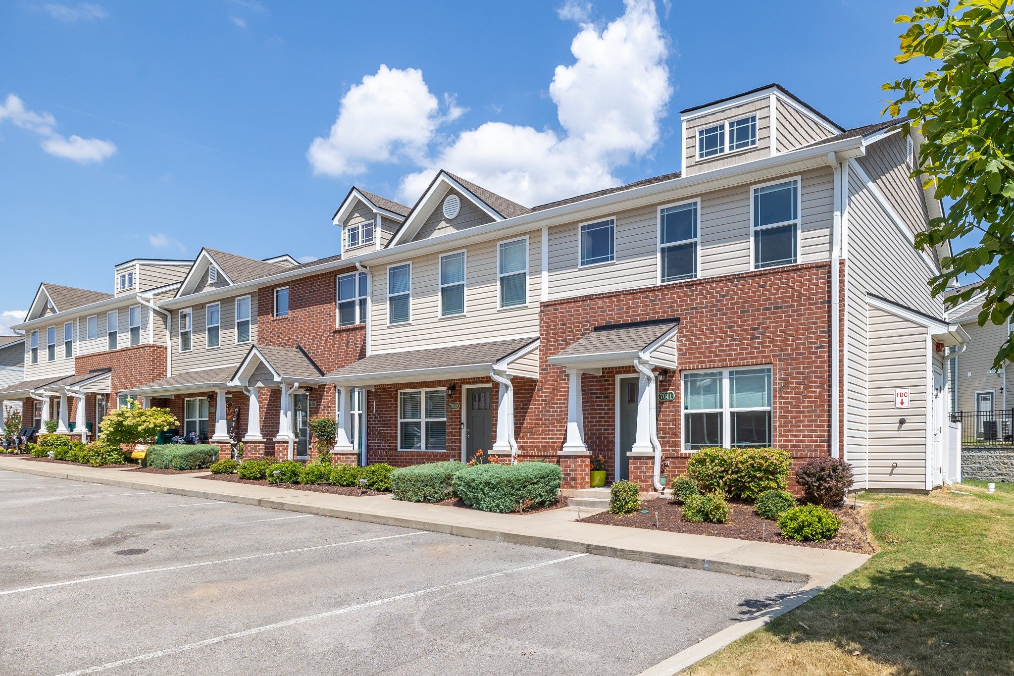 7041 Magnolia Crossings — photo