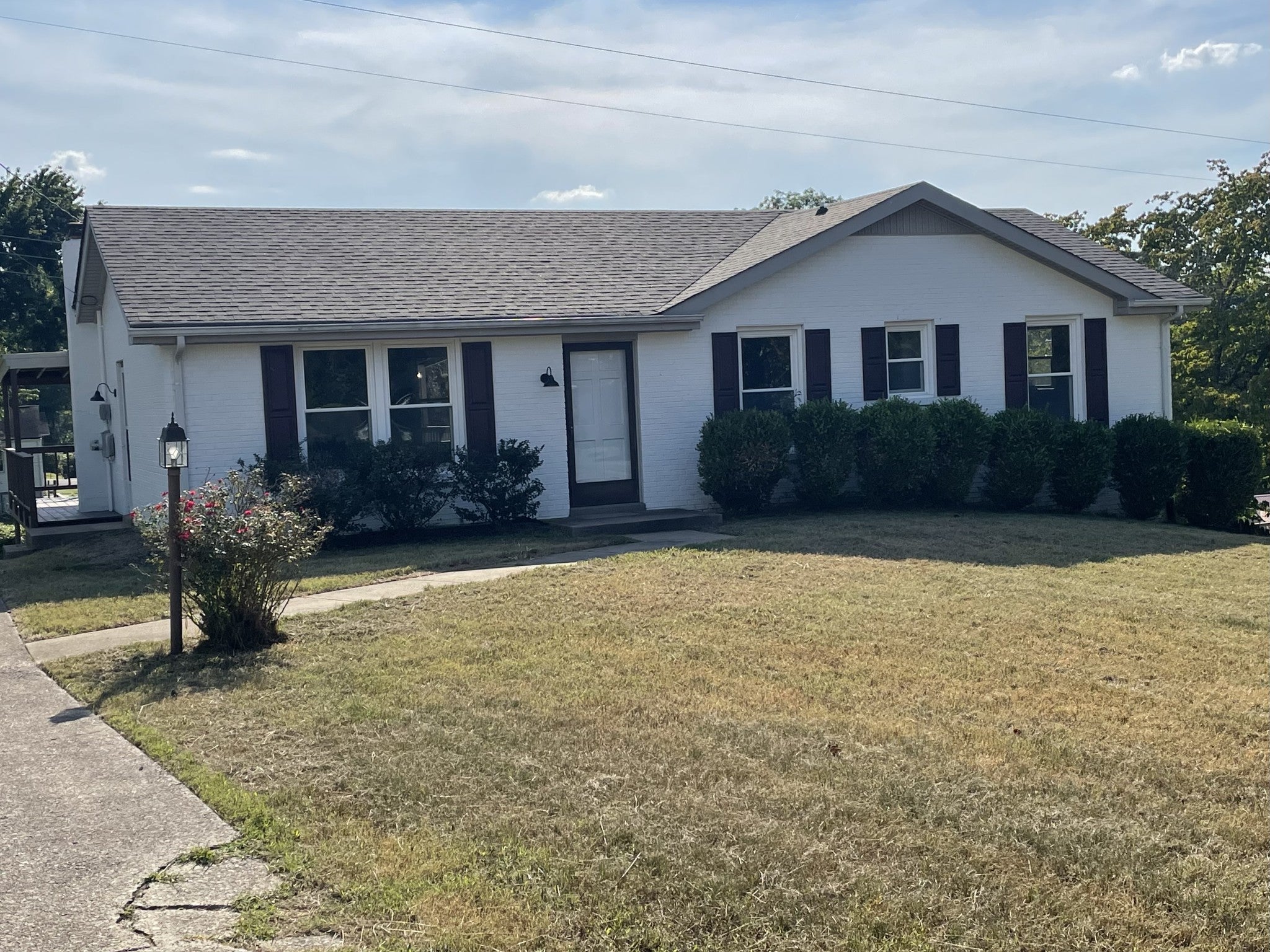 335 Hampshire Dr — photo