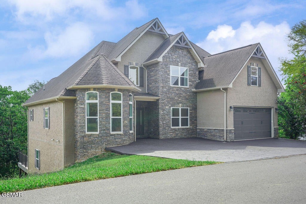 1202 Foxwood Drive — photo