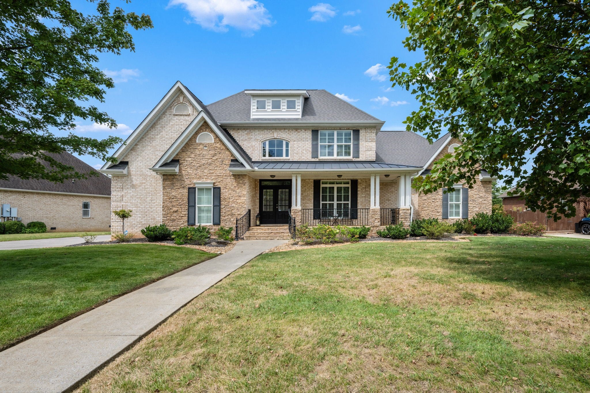 1938 Cliffview Ct — photo