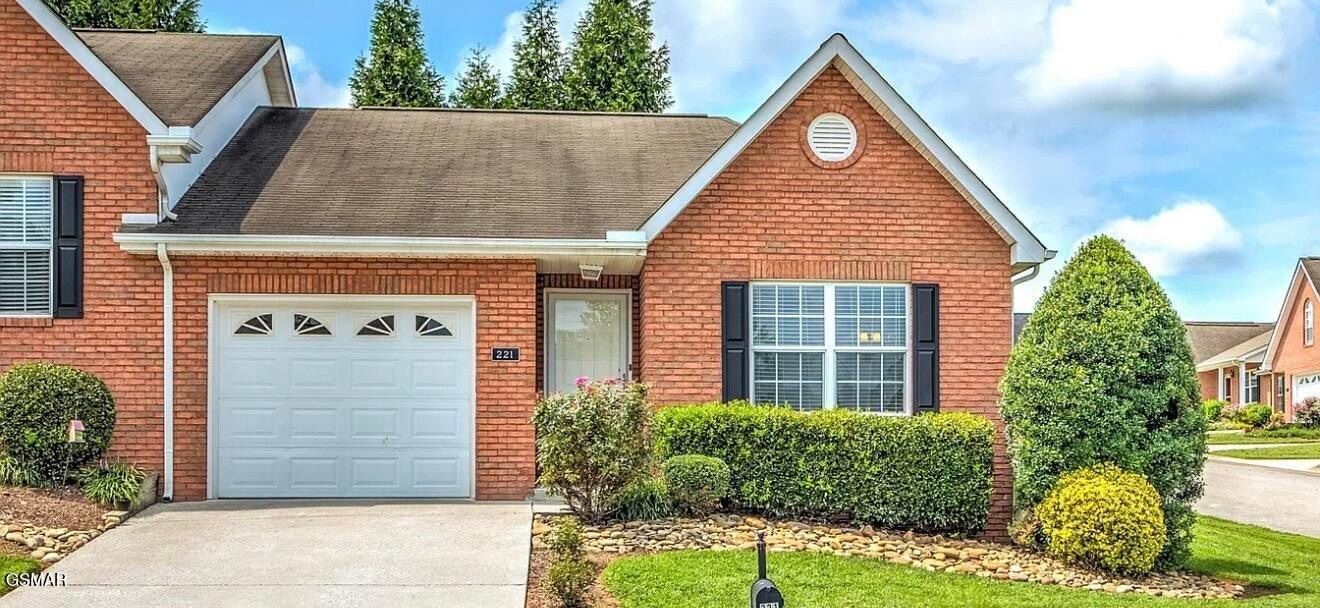 221 Timbercreek Way — photo