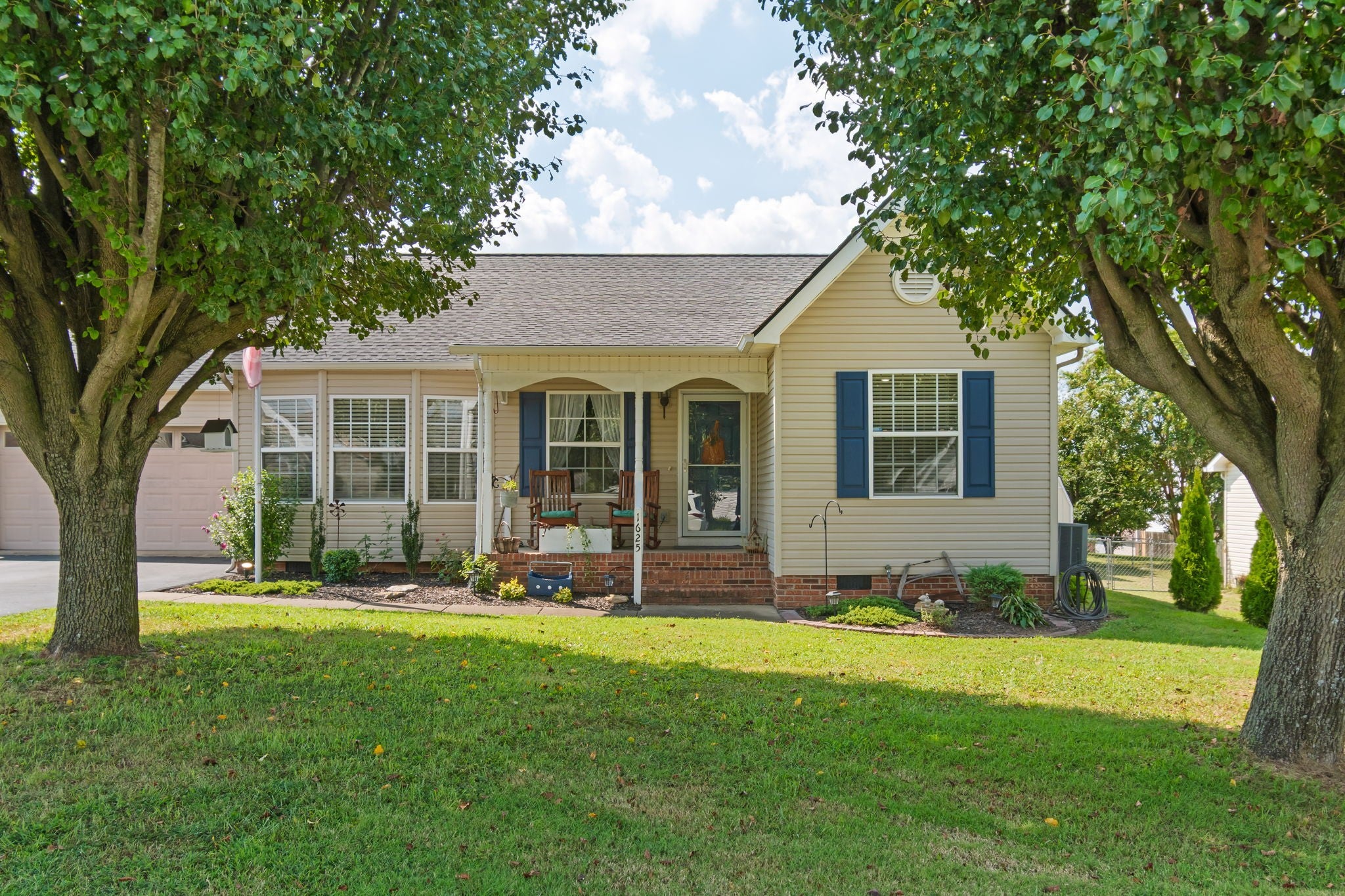 1625 Joel Dr — photo