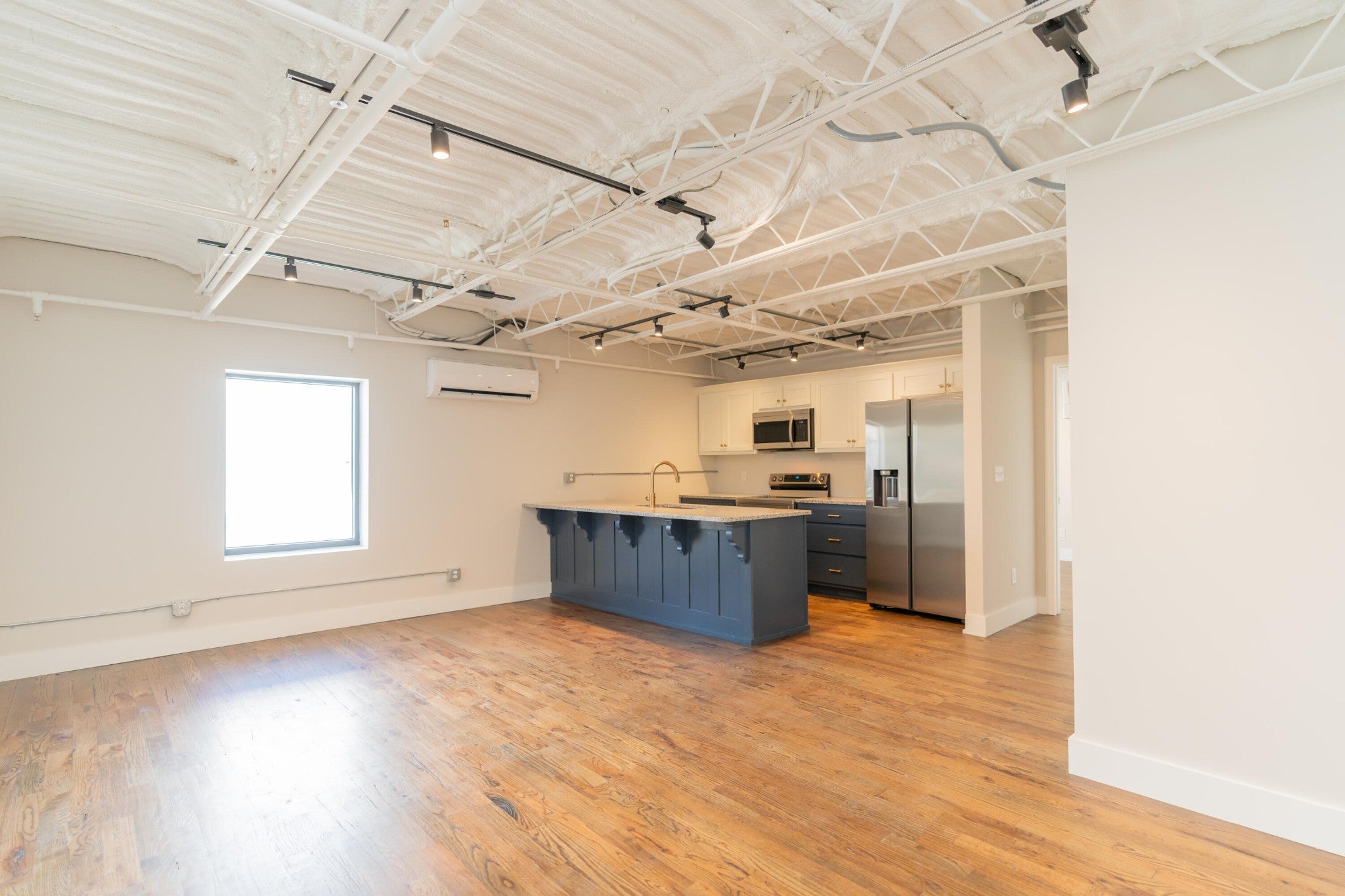 614 E Main Street 204 — photo