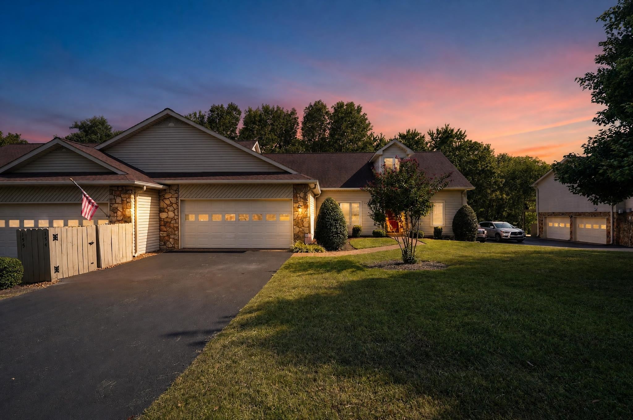 154 Tanasi Shr — photo