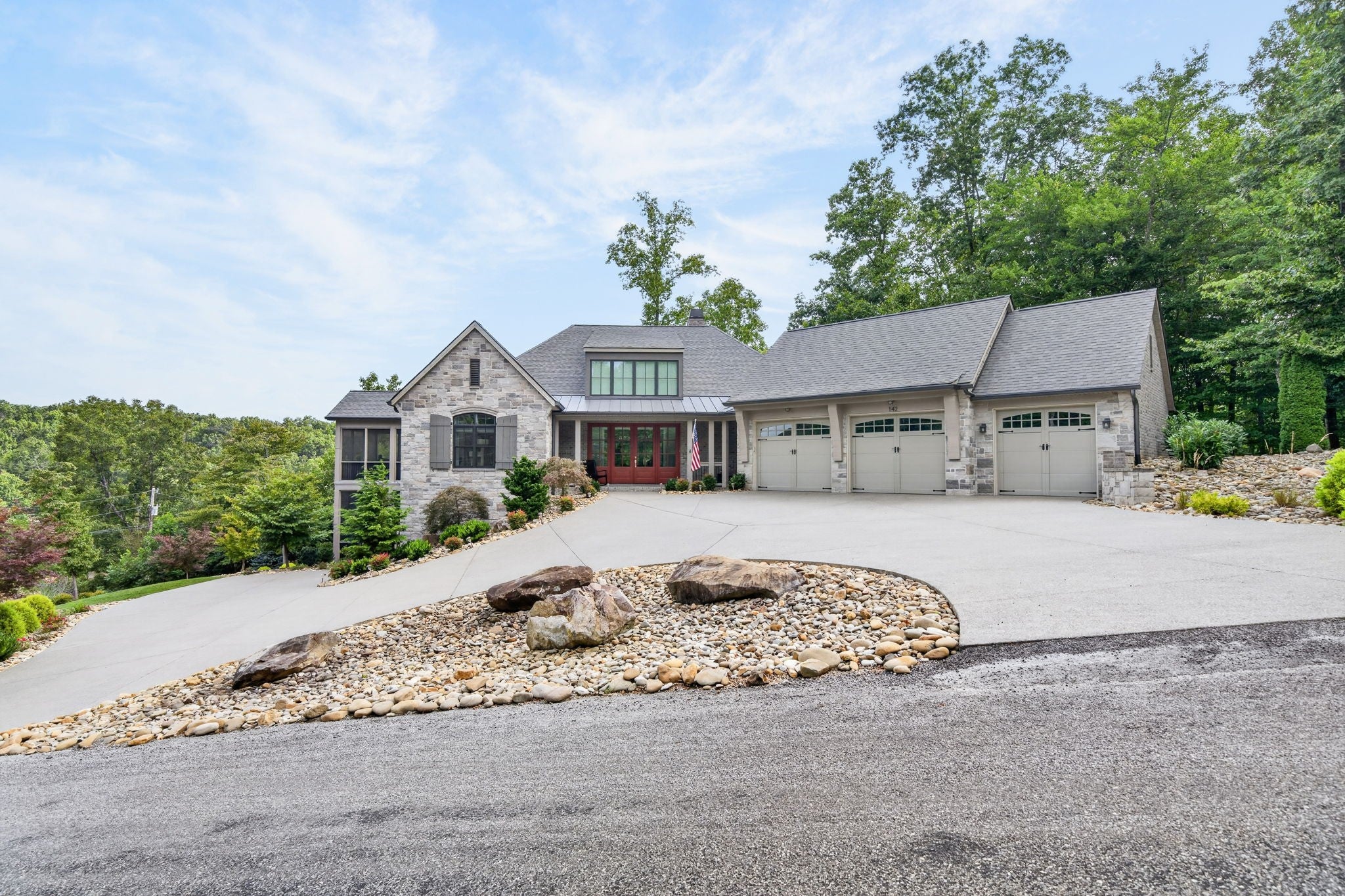 142 Pineridge Loop — photo