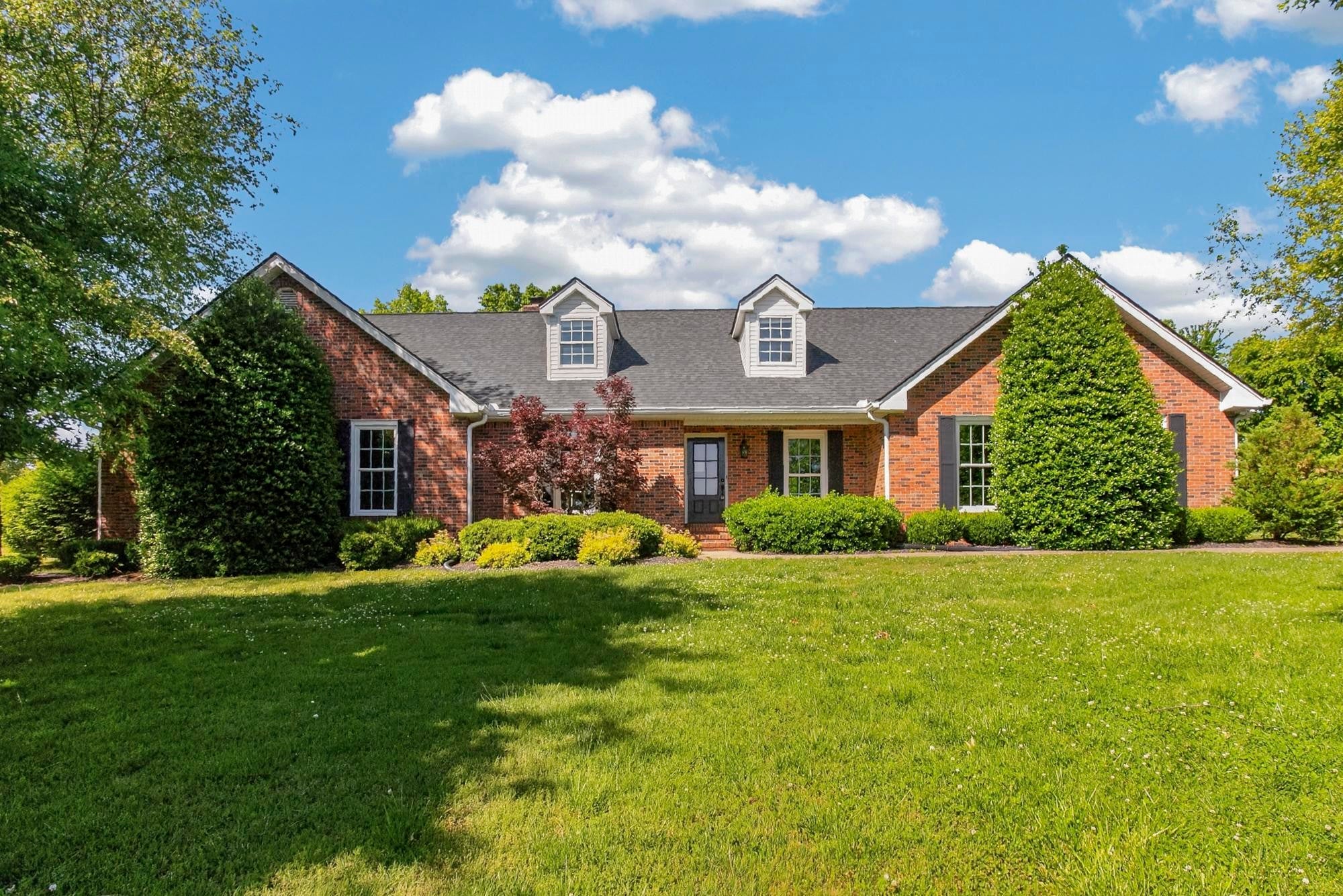 505 Lakeside Dr — photo