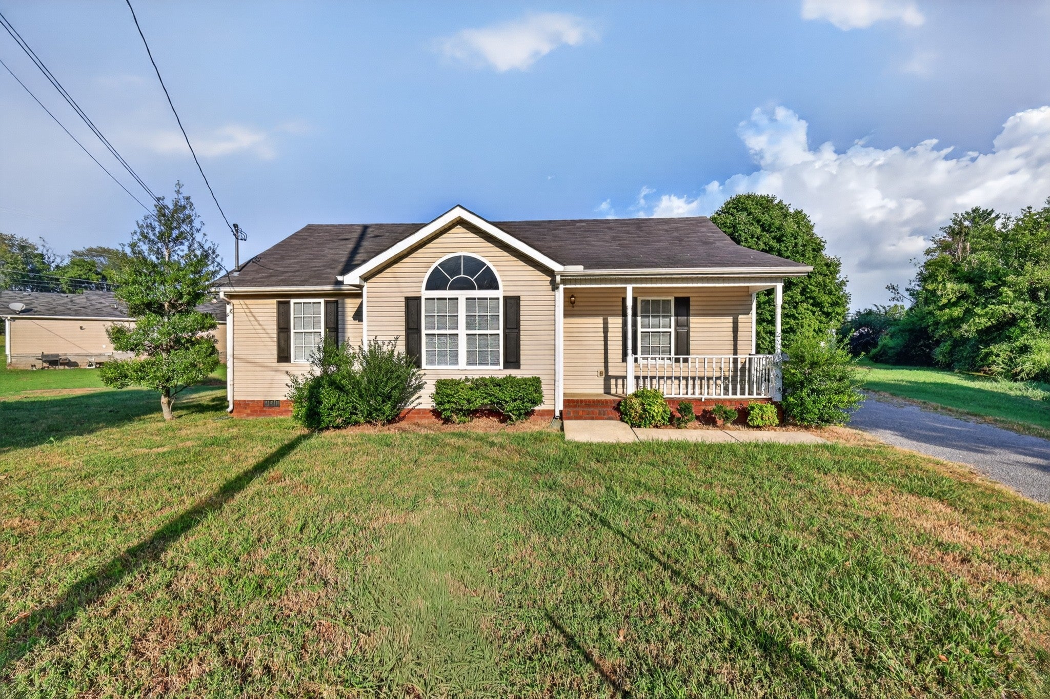 2109 Dothan Dr — photo