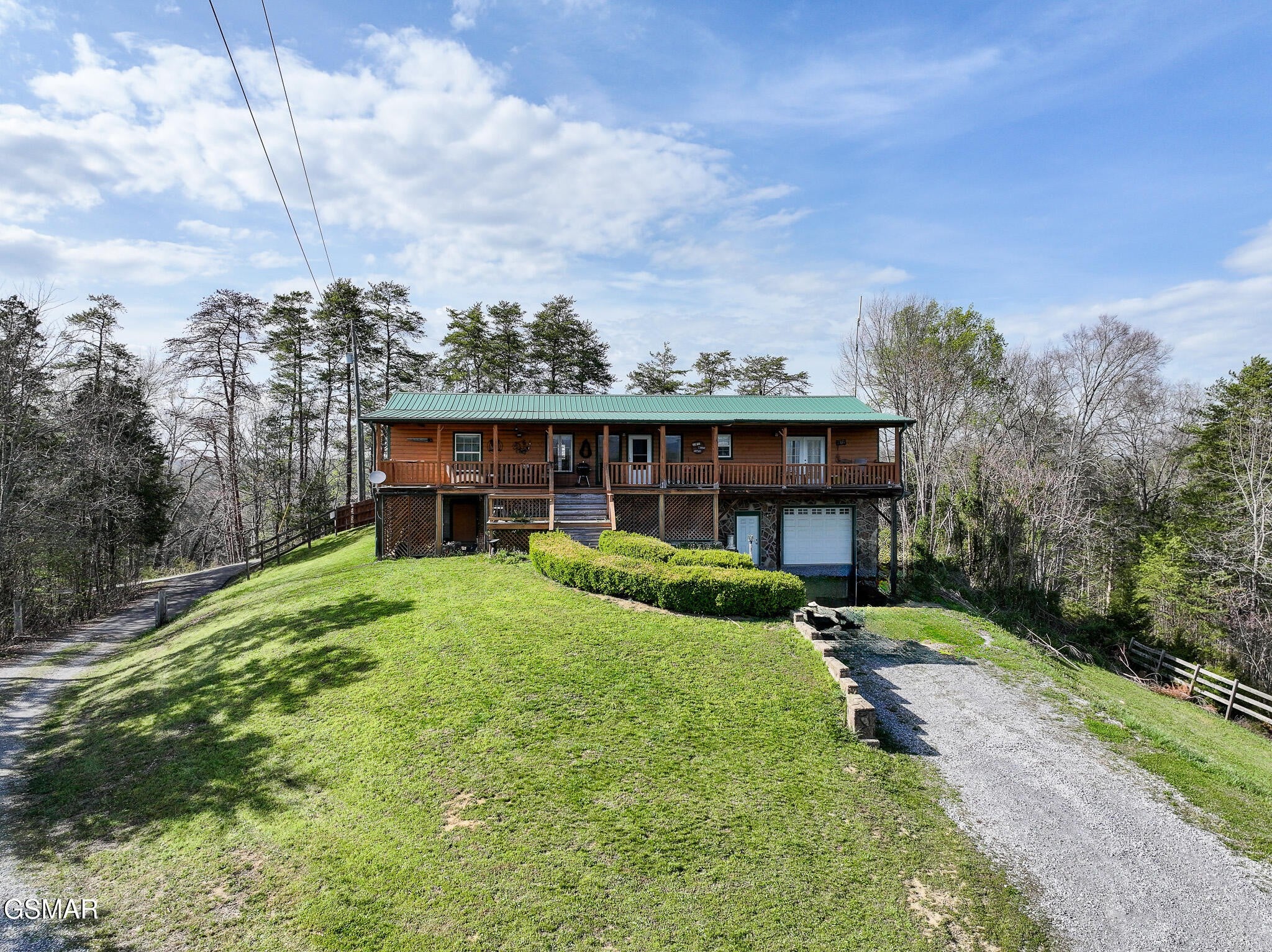 2440 Levee Way — photo
