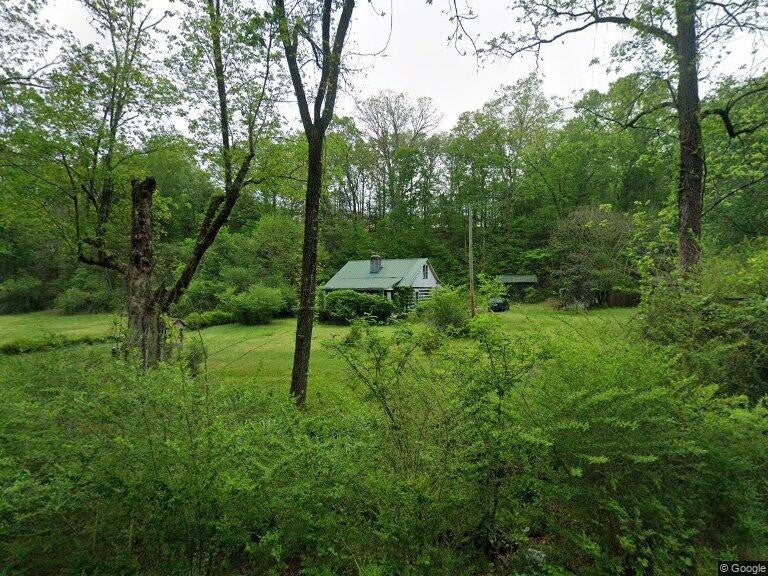 1260 Hillcrest Road — photo