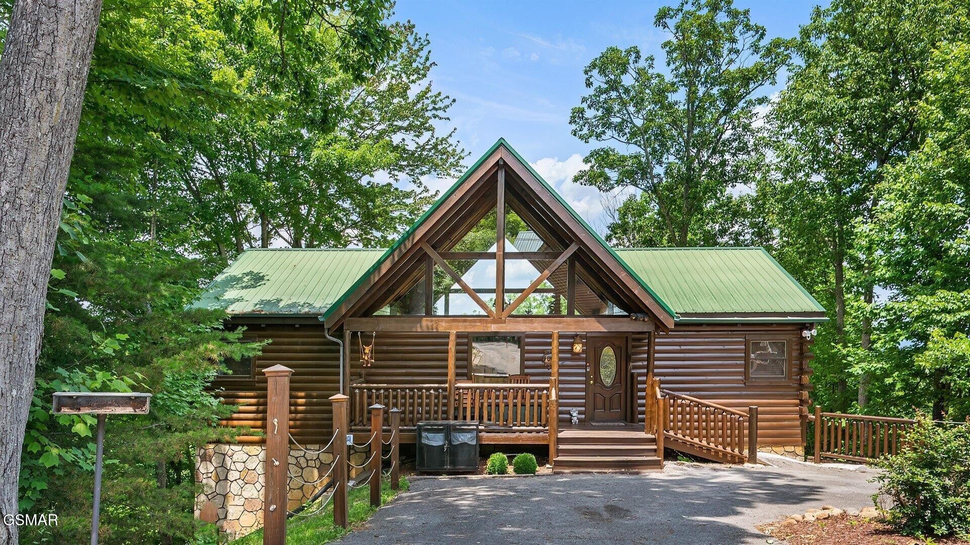 2117 E View Drive — photo