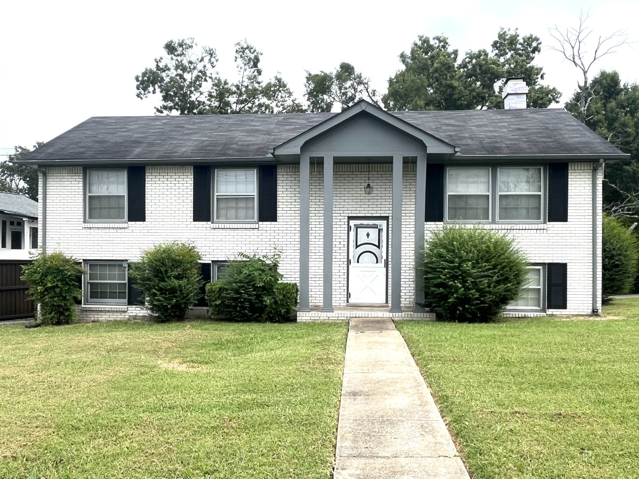 2615 Forest View Dr — photo