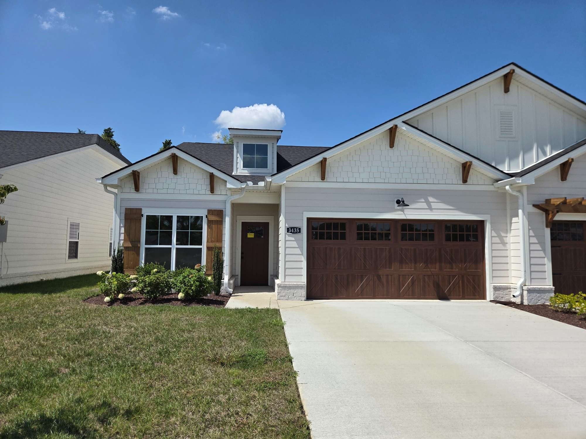 3435 John Richards Dr — photo