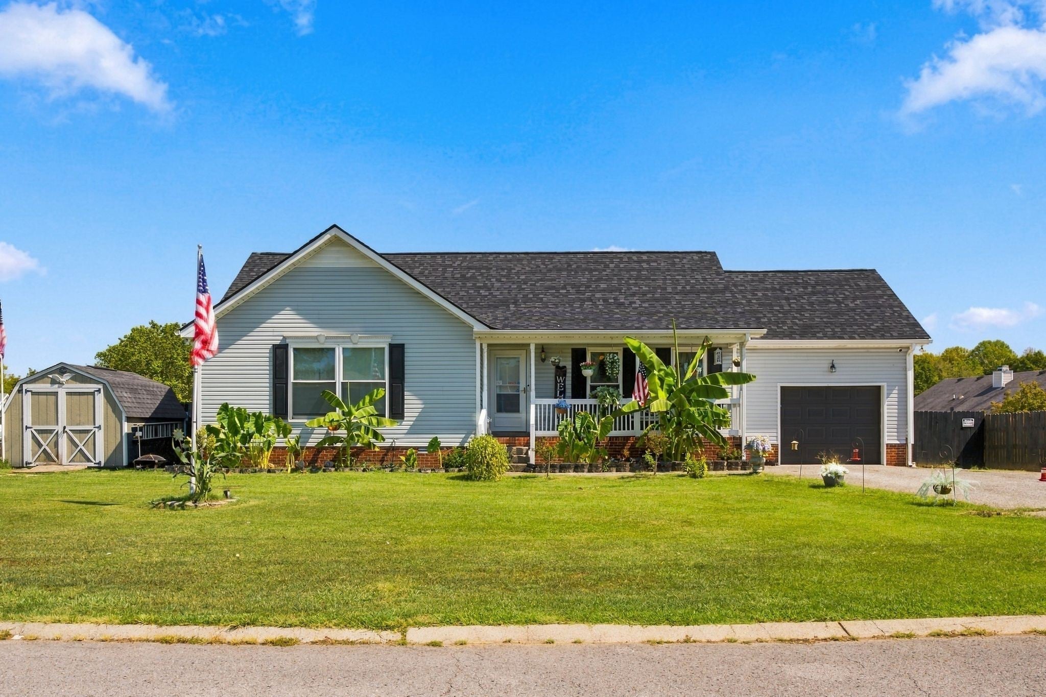 2015 Patricia Dr — photo