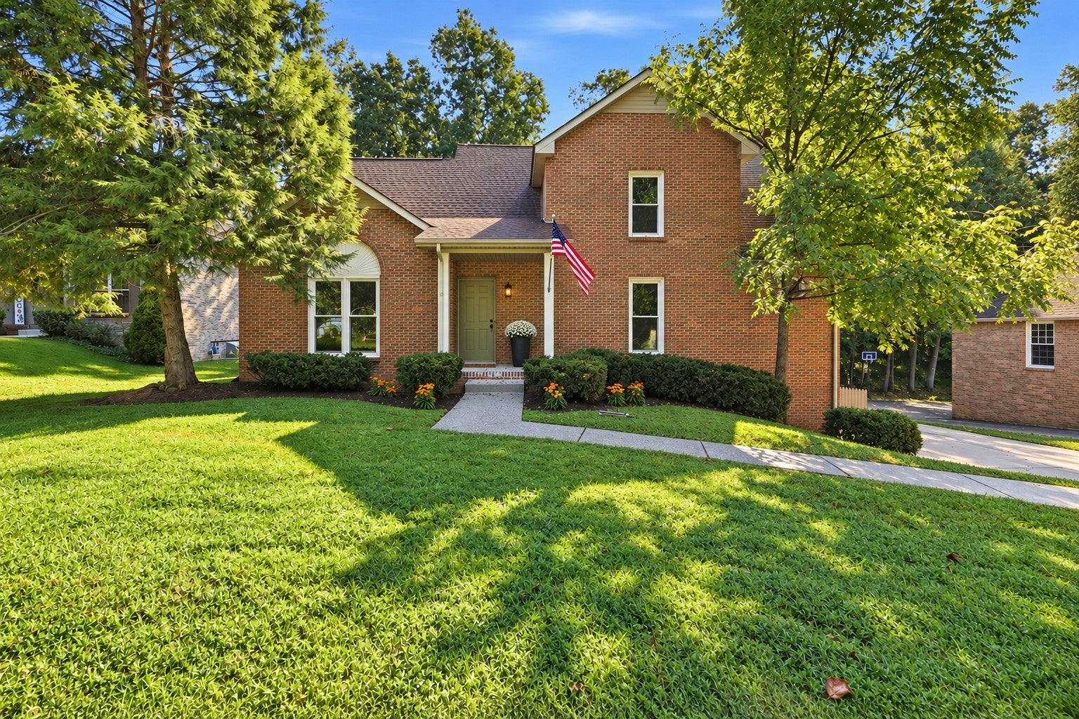 111 Vannoak Dr — photo