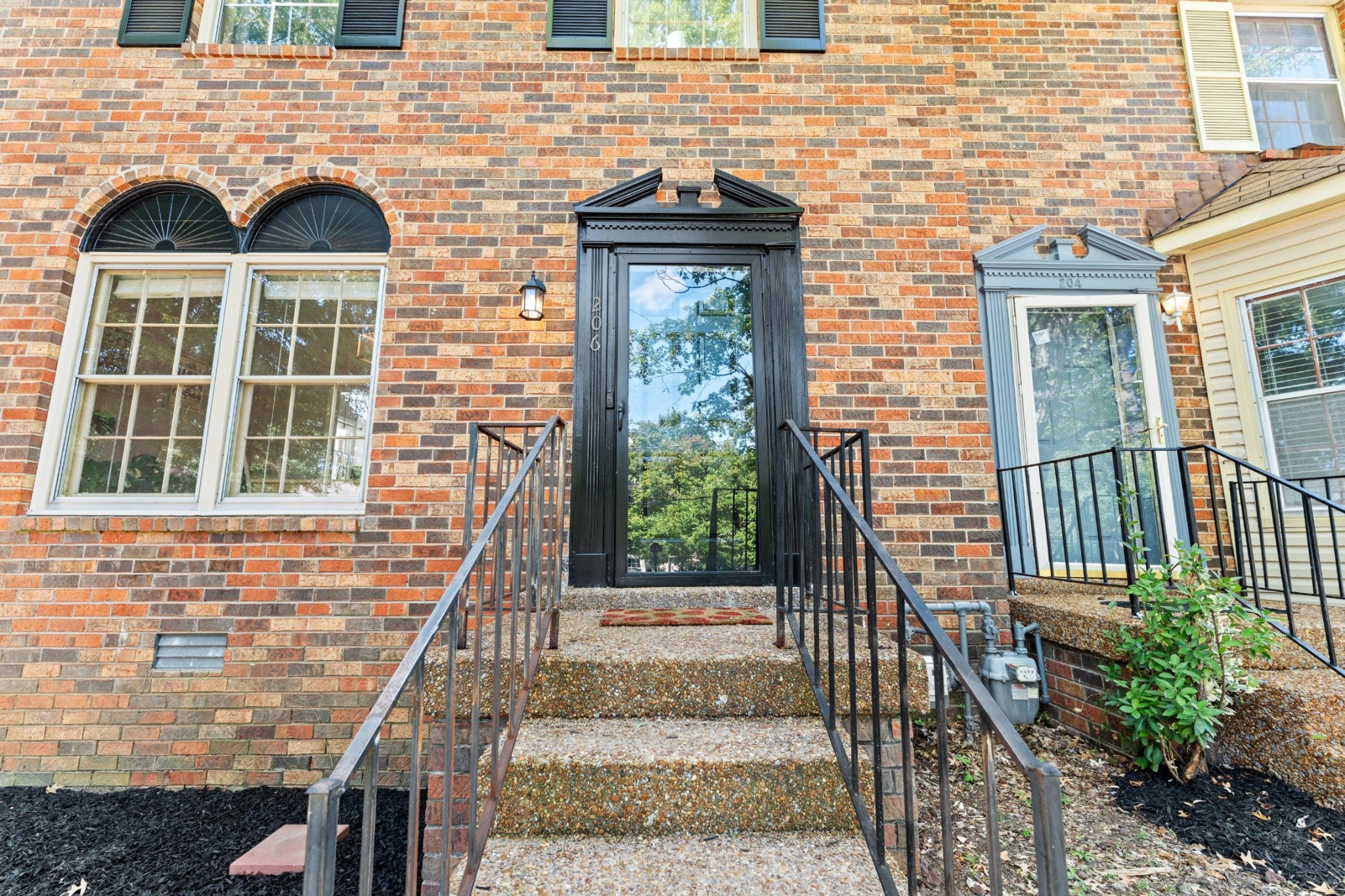 206 Woodmaker Ct — photo