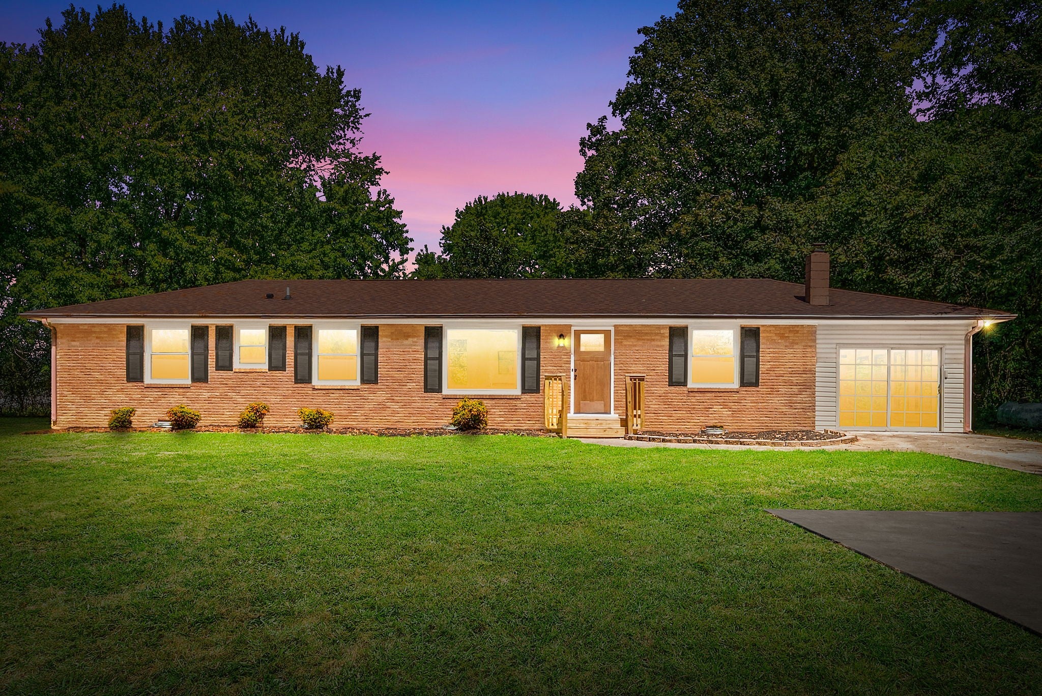 3651 Oakwood Rd — photo
