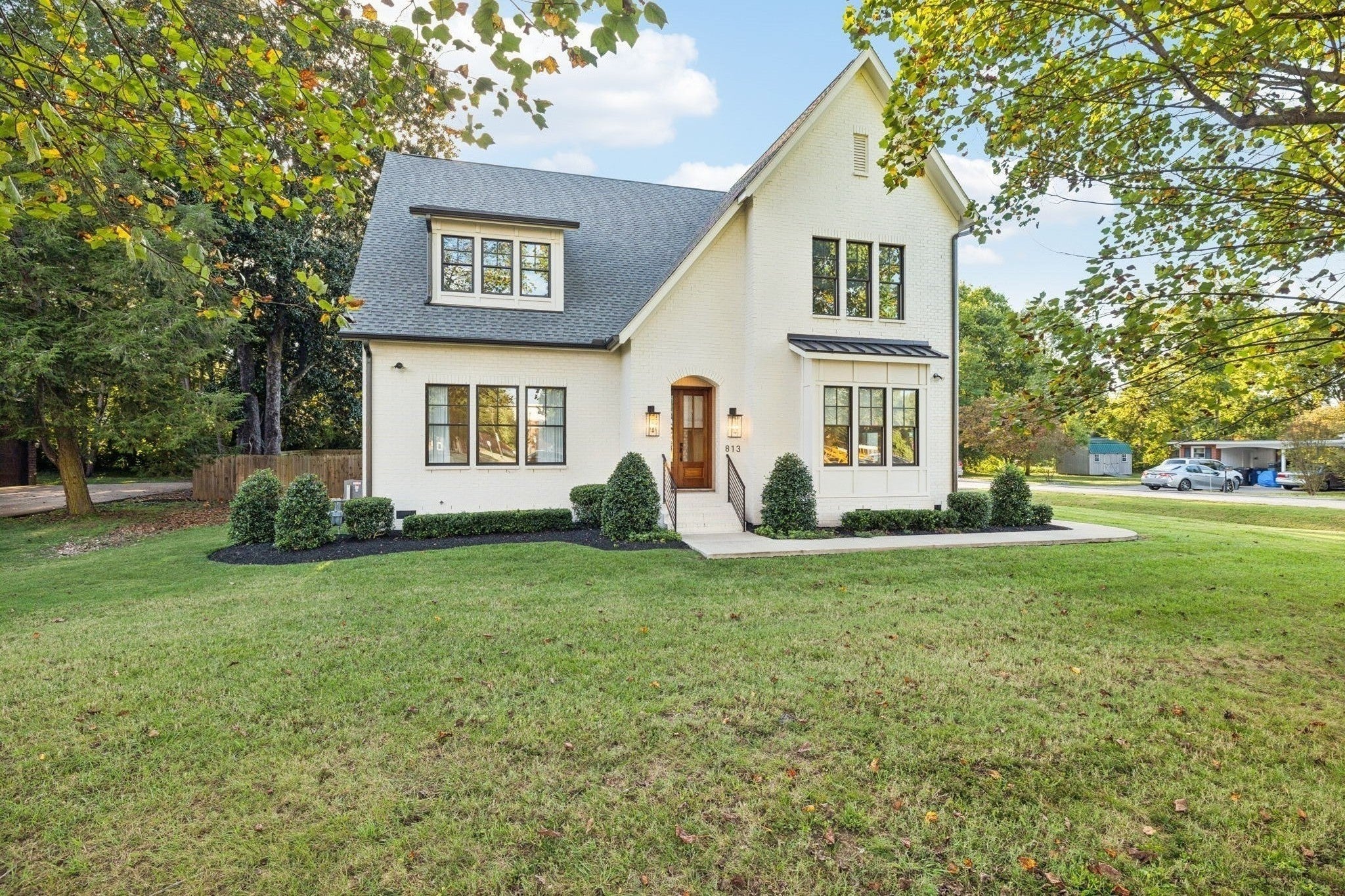 813 Hillsboro Rd — photo