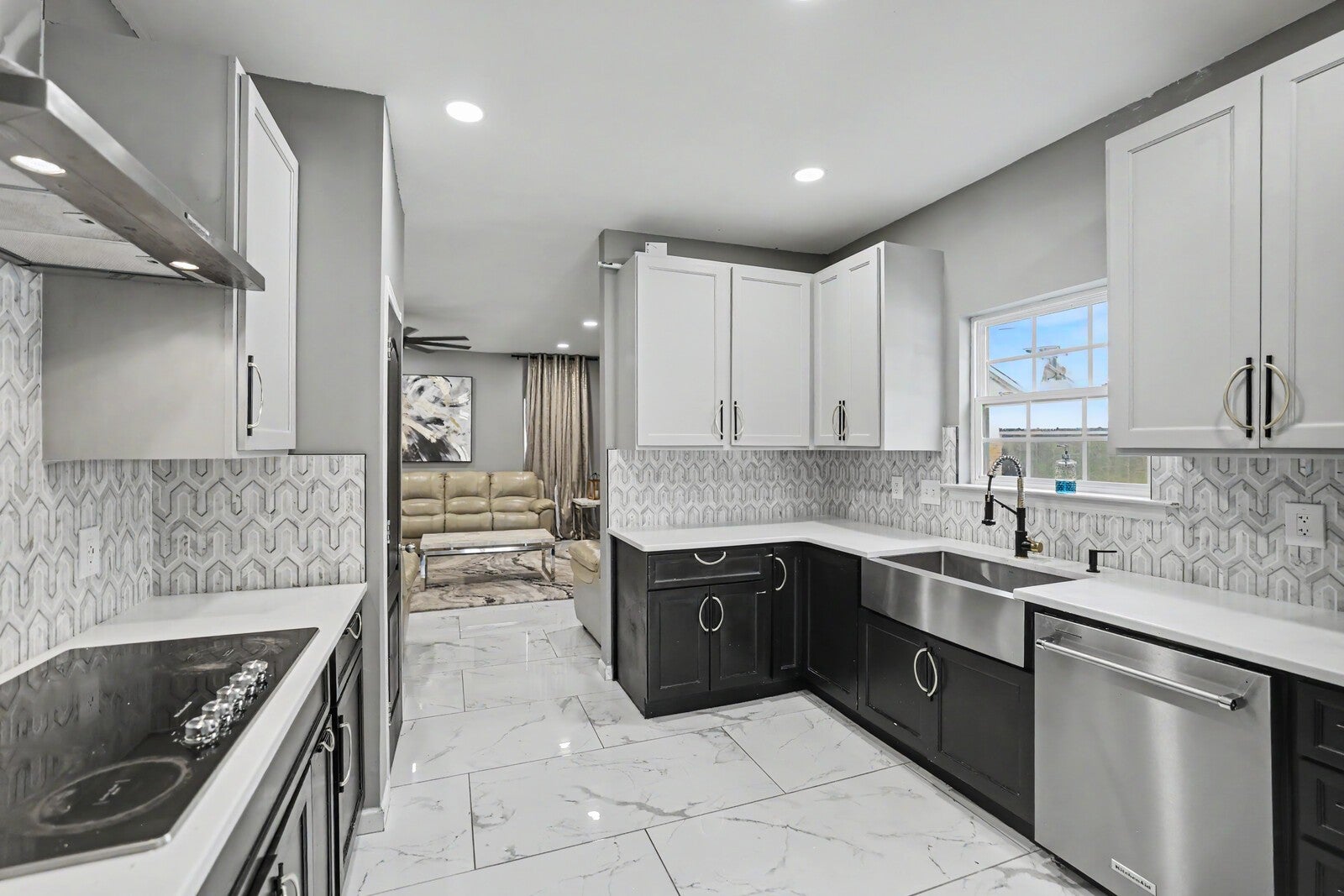 709 Keeton Ct — photo