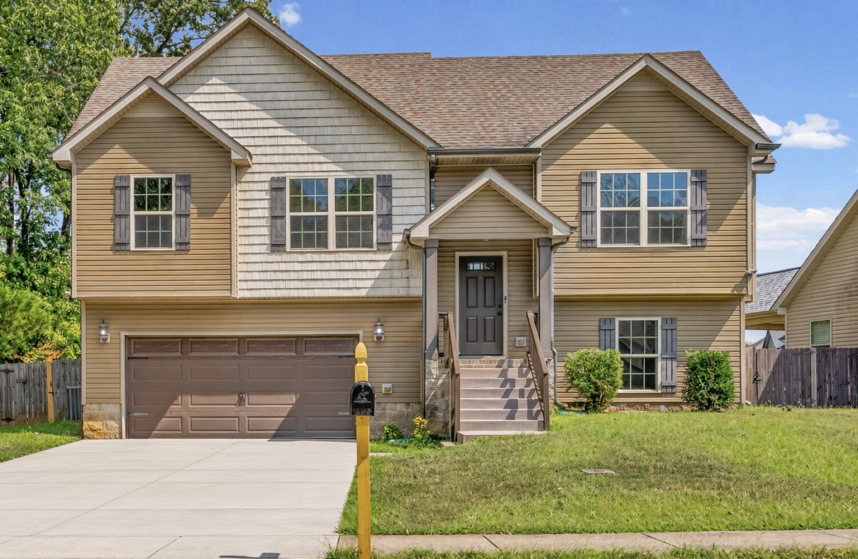 449 Cyprus Ct — photo