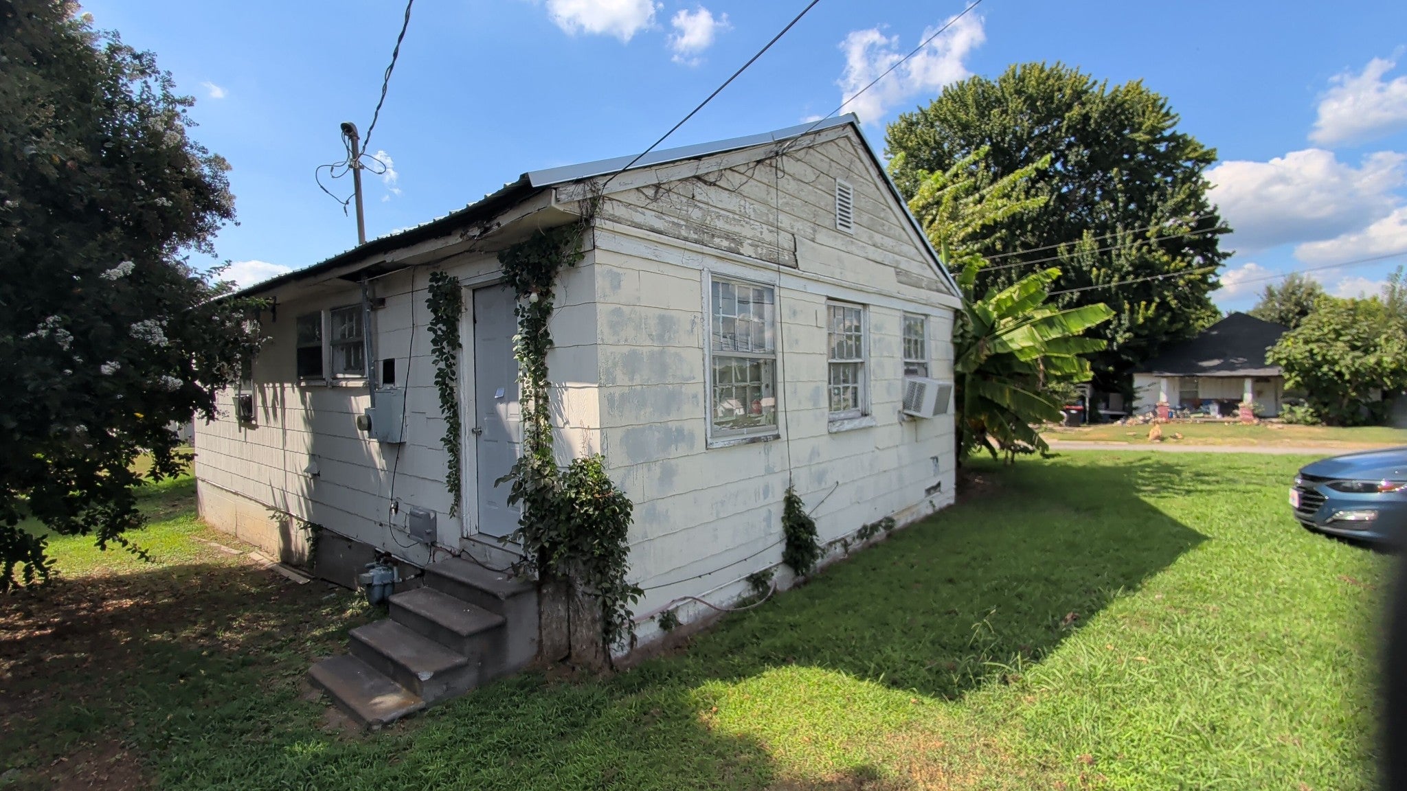 1712 Harder St — photo
