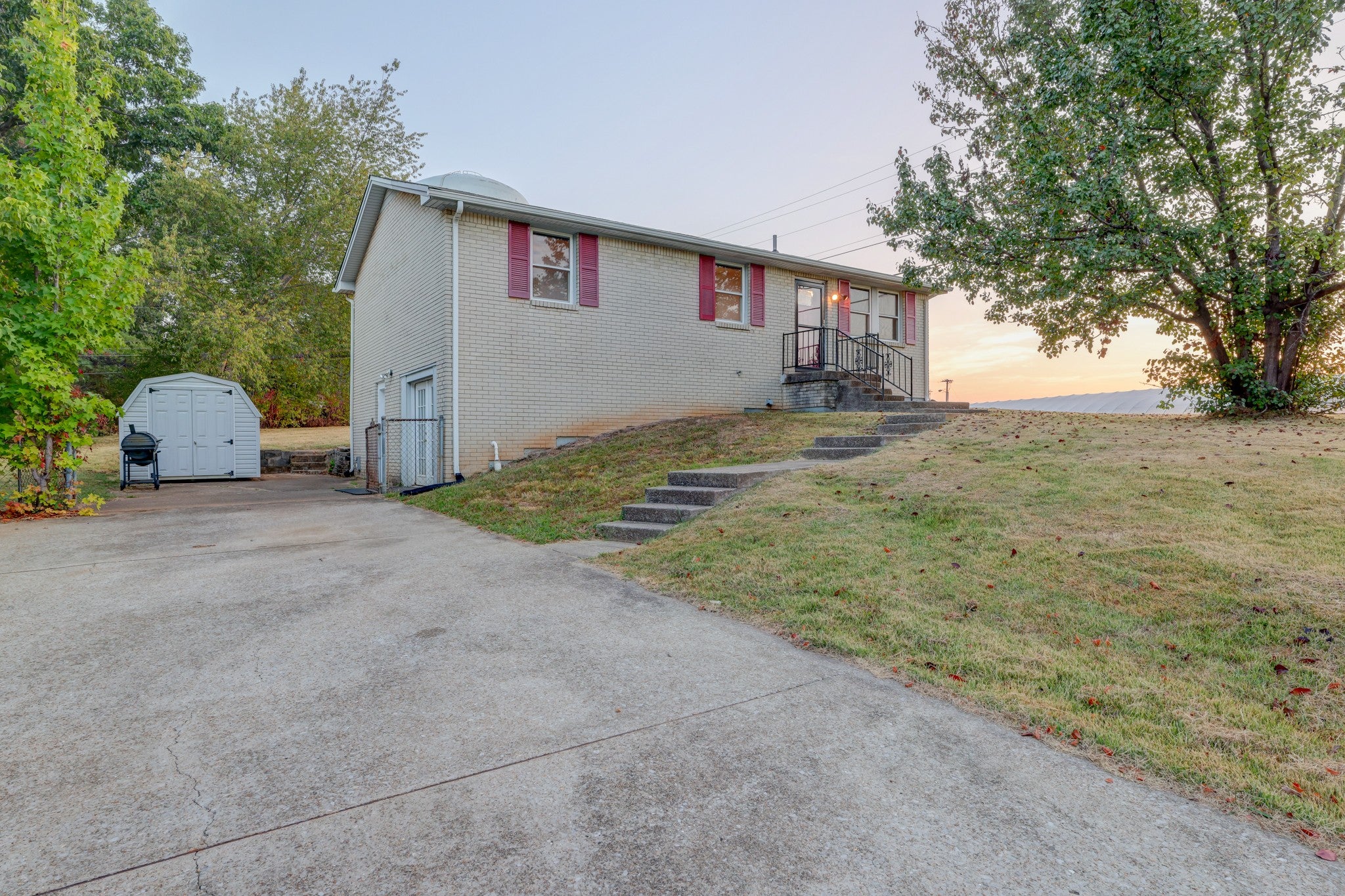 443 Appleton Dr — photo