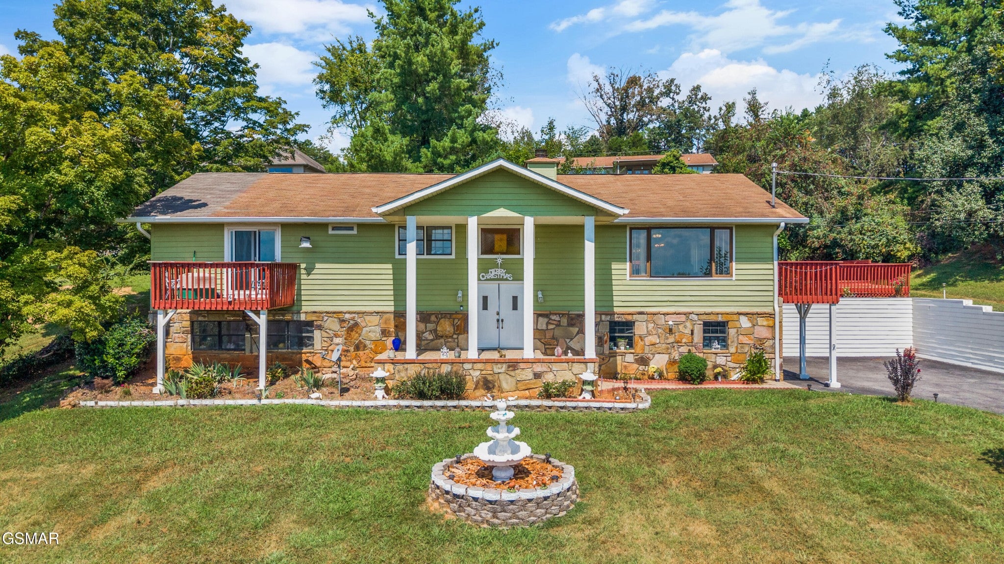 378 White Oak Circle — photo