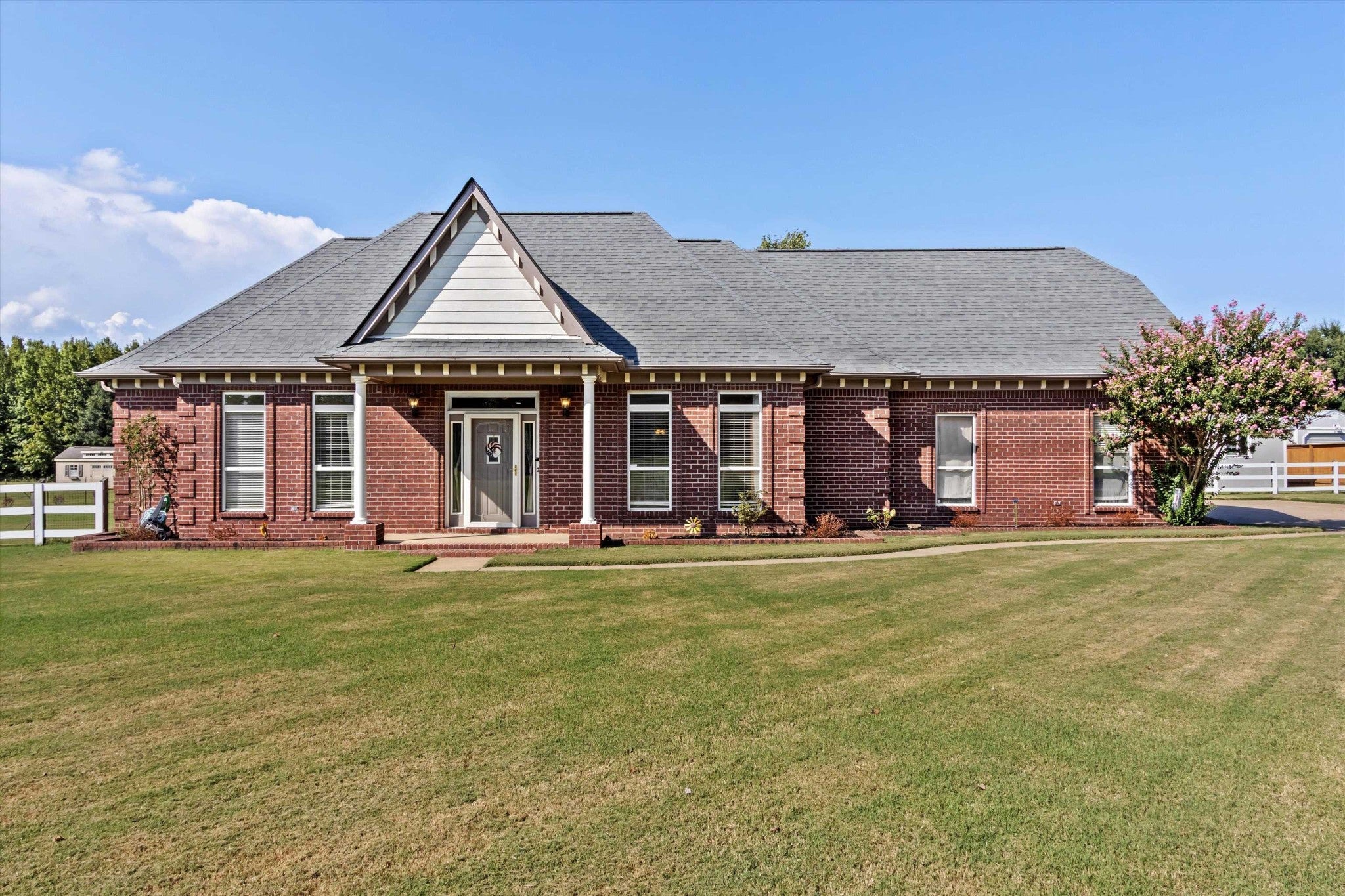 9530 Bolton Estates Rd — photo