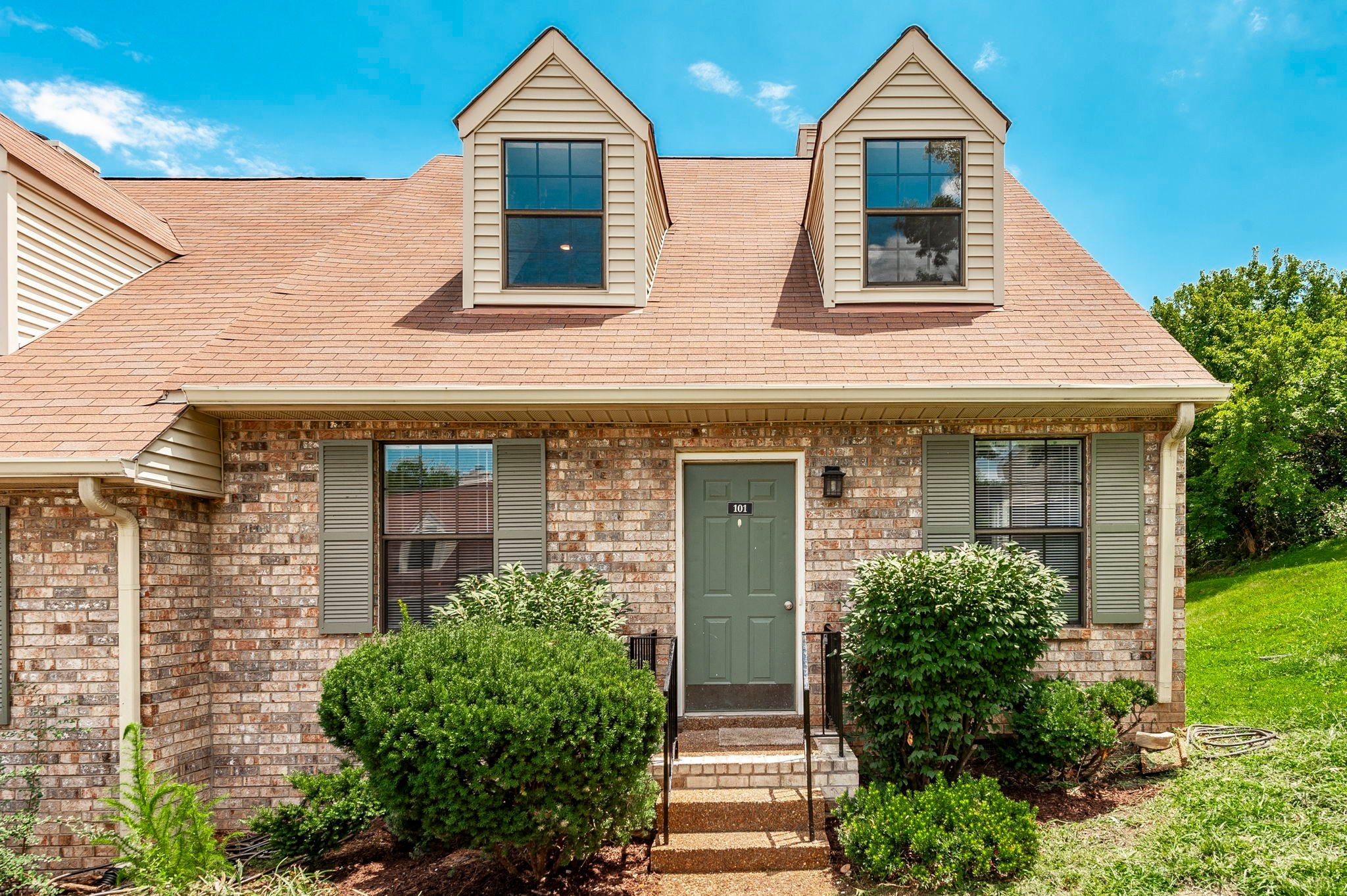 101 Deerpoint Ln — photo