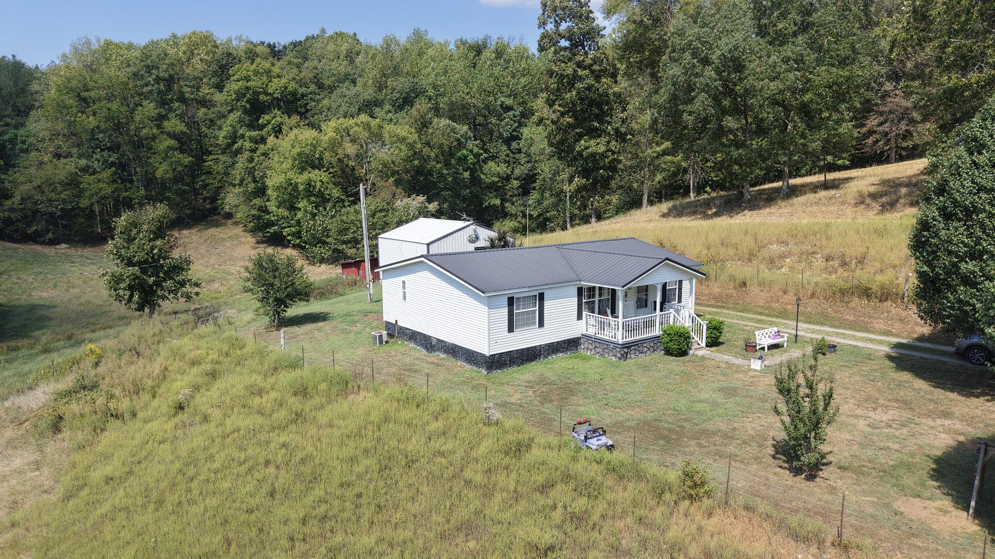394 Leaths Branch Rd — photo