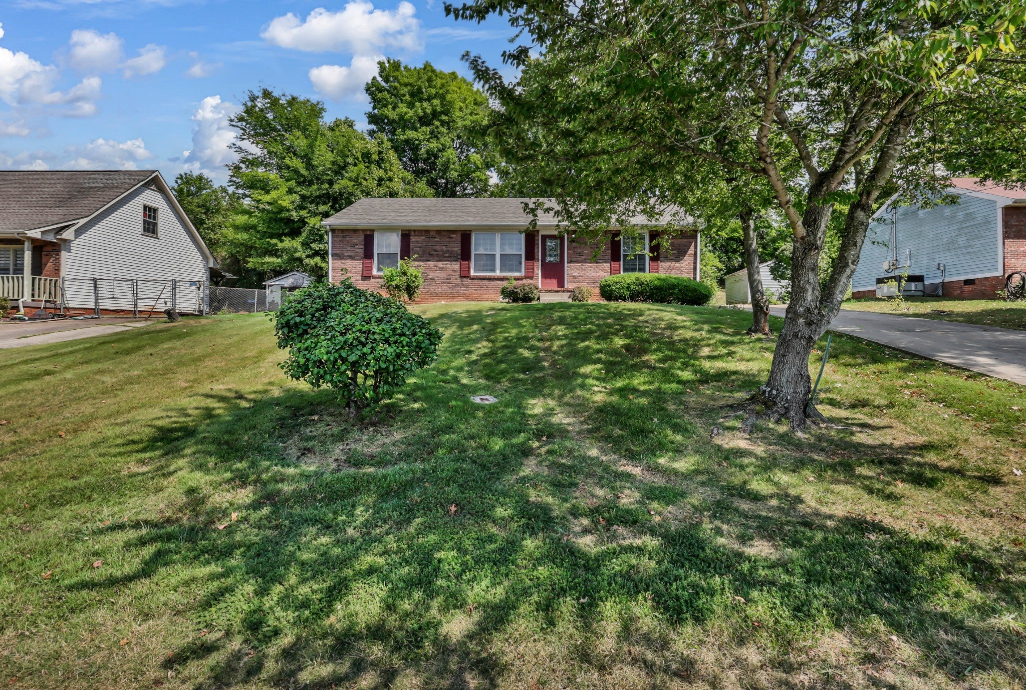 711 Green Valley Ct — photo