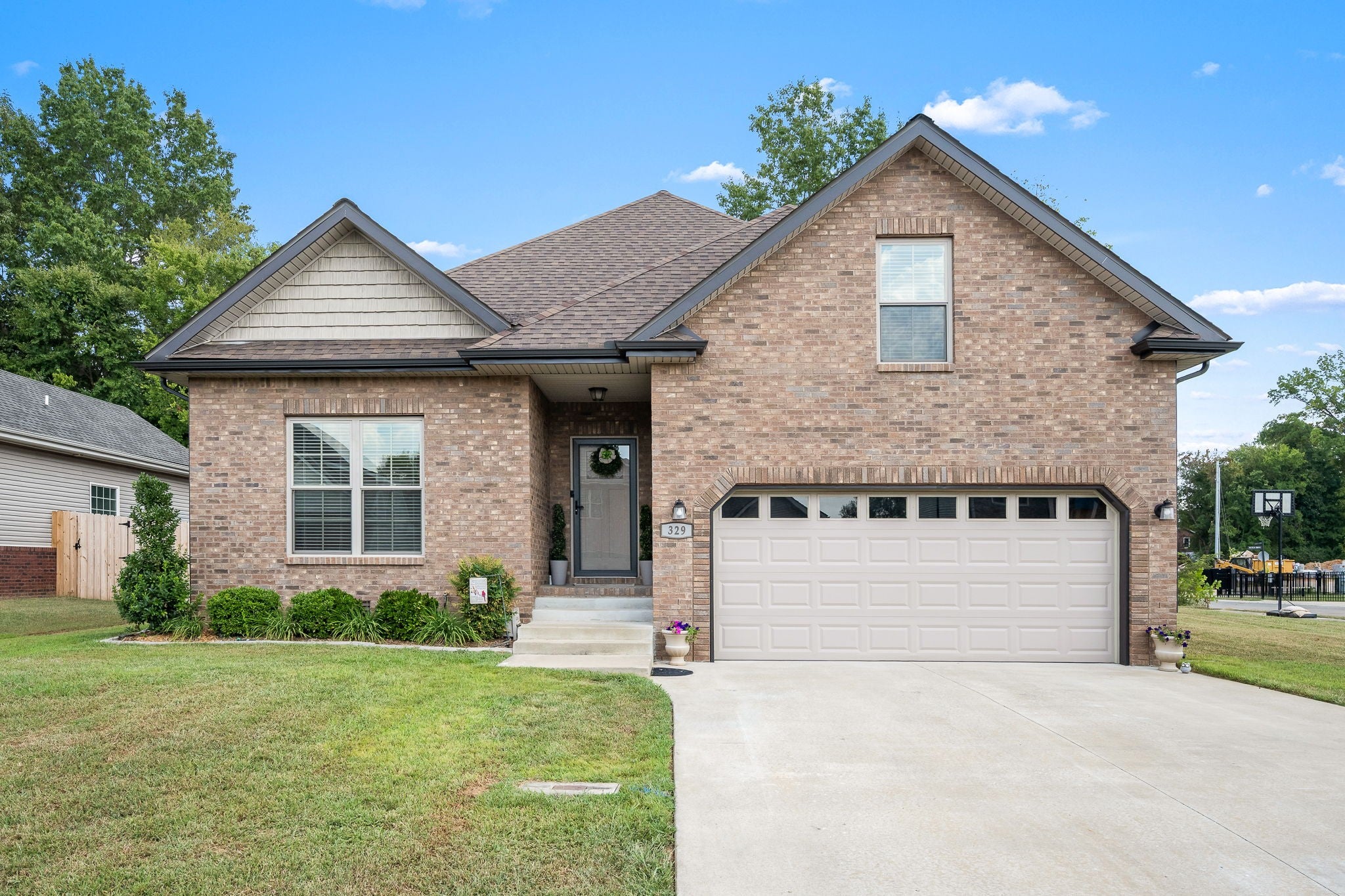329 Chase Dr — photo