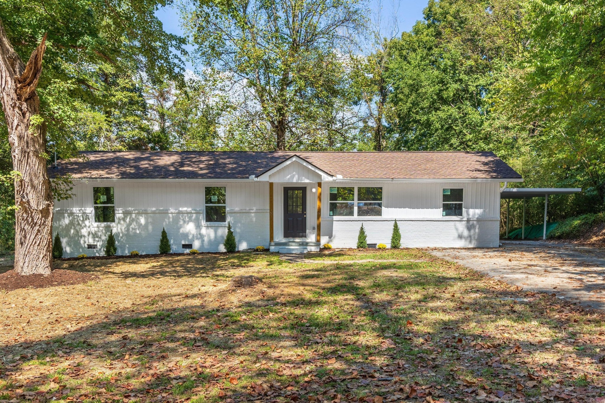 7455 Moses Road — photo