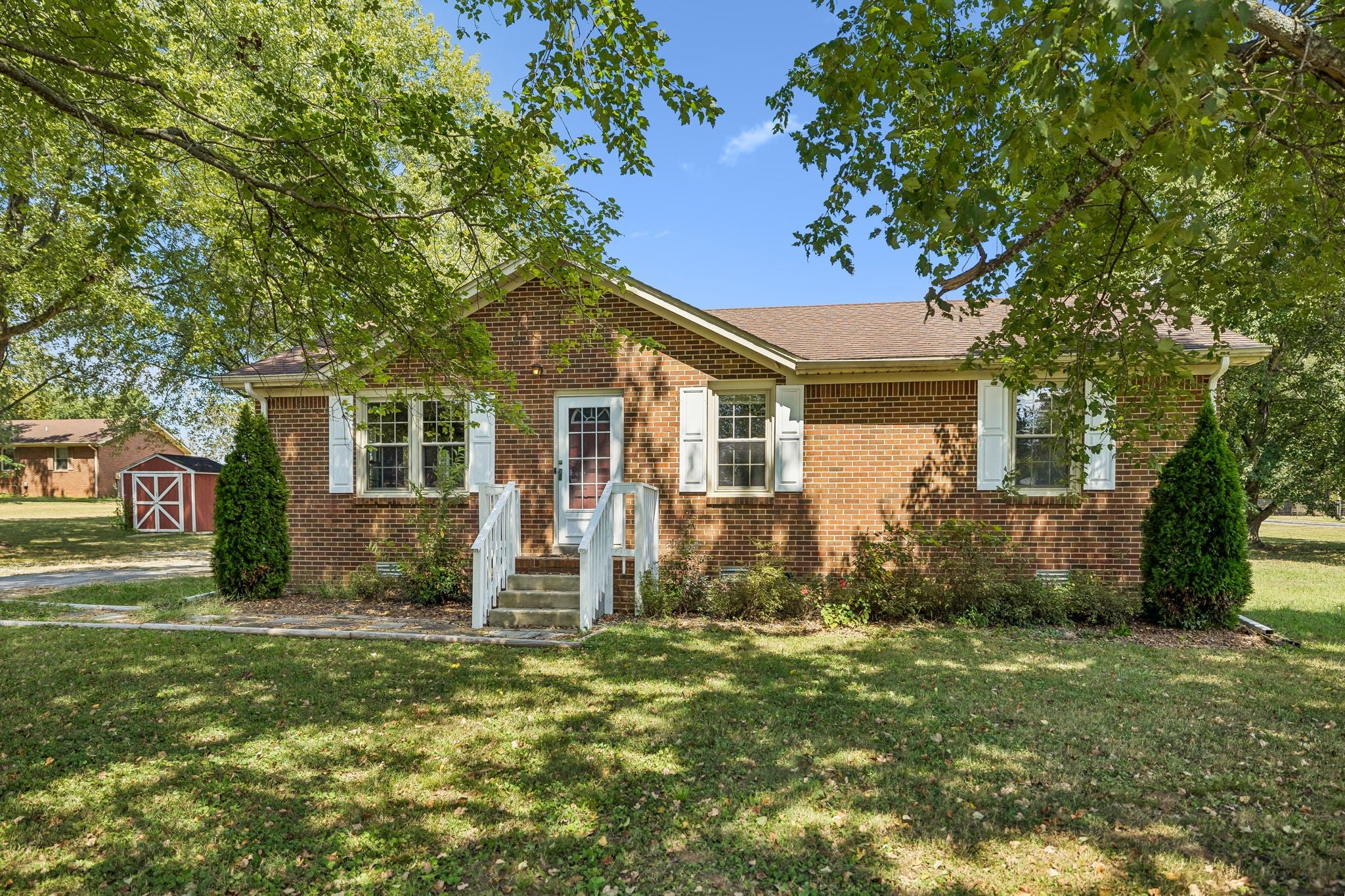 2734 Carters Creek Station Rd — photo
