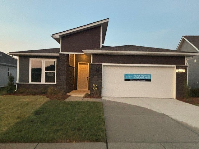 909 Bur Oak Road — photo