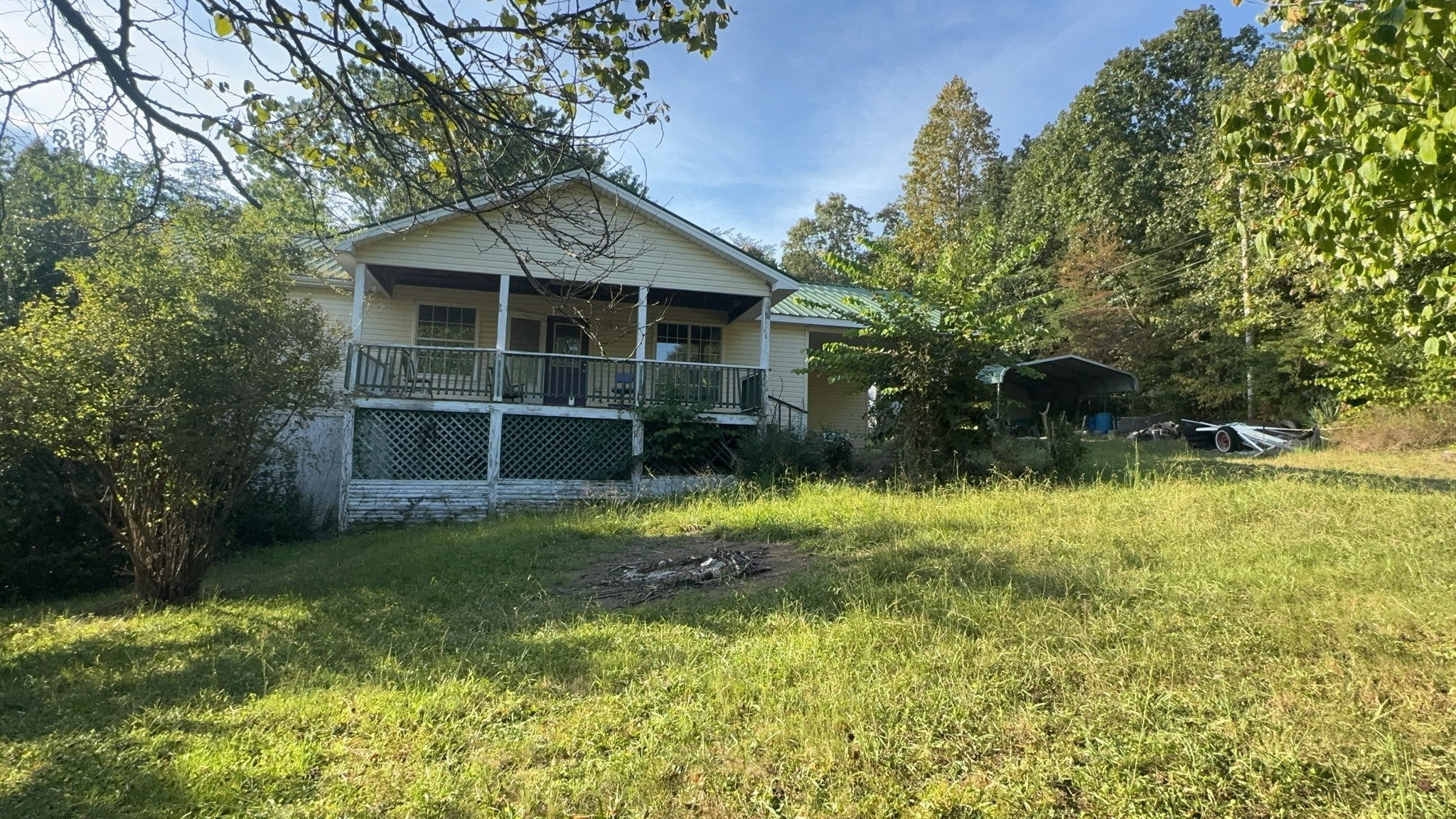 1694 Poplar Dr — photo