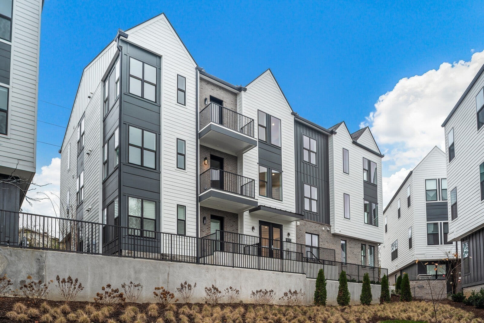 505 Community Ct 303 — photo