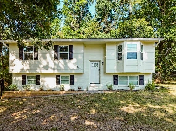200 Starlet Cir NE — photo