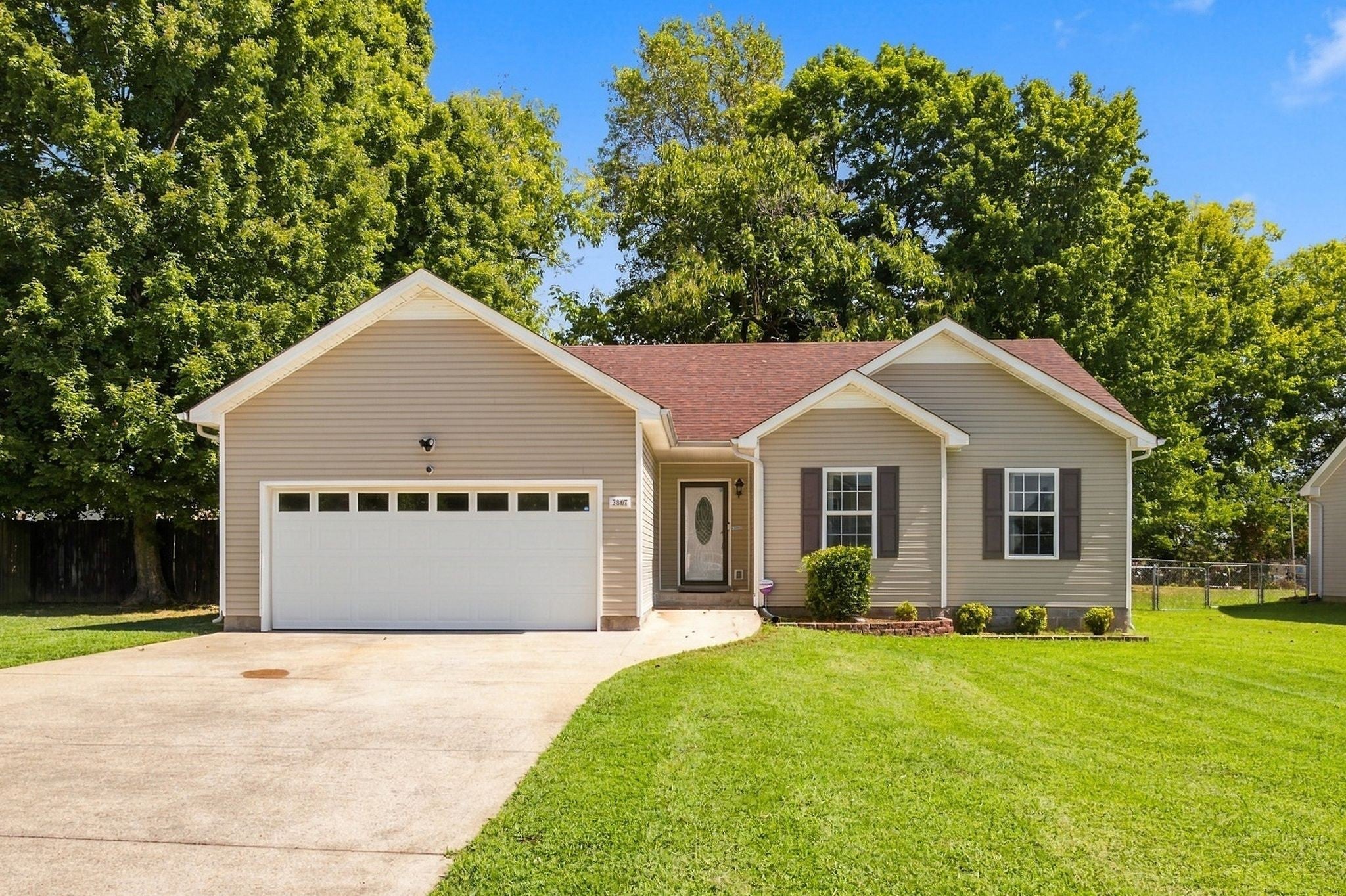 3807 Man O War Blvd — photo