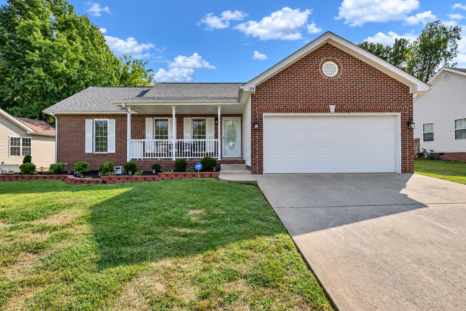 374 Woodtrace Dr — photo